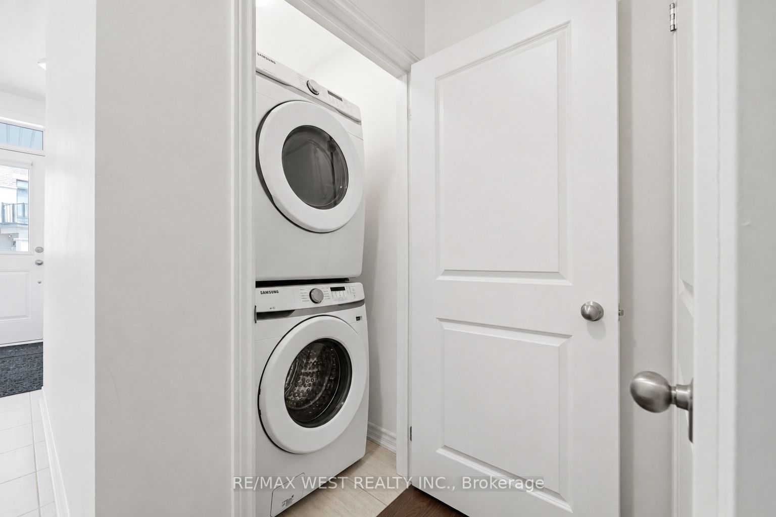 55 Holyrood Crescent Property Photo 28