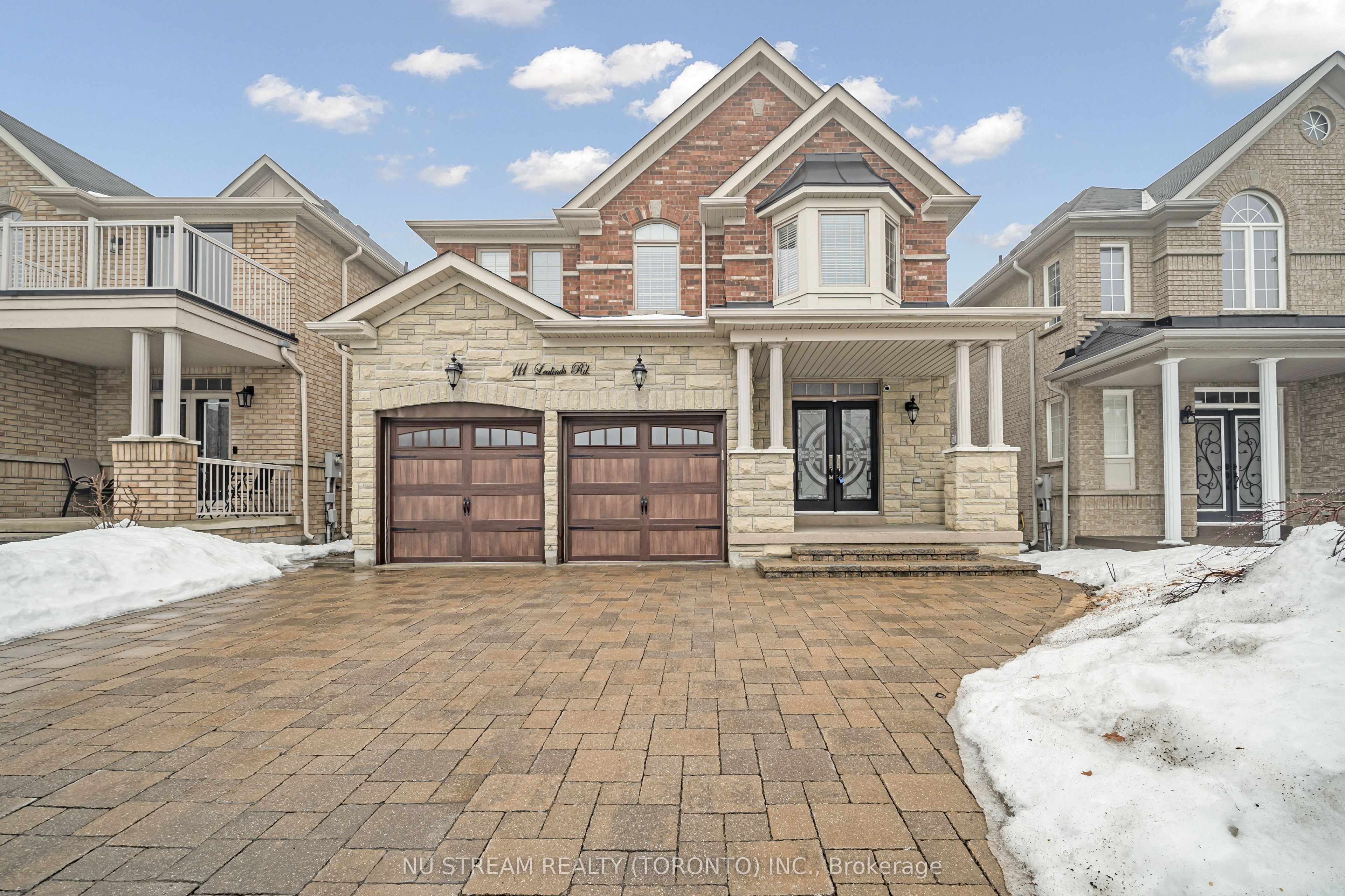 111 LEALINDS Road Property Photo 1
