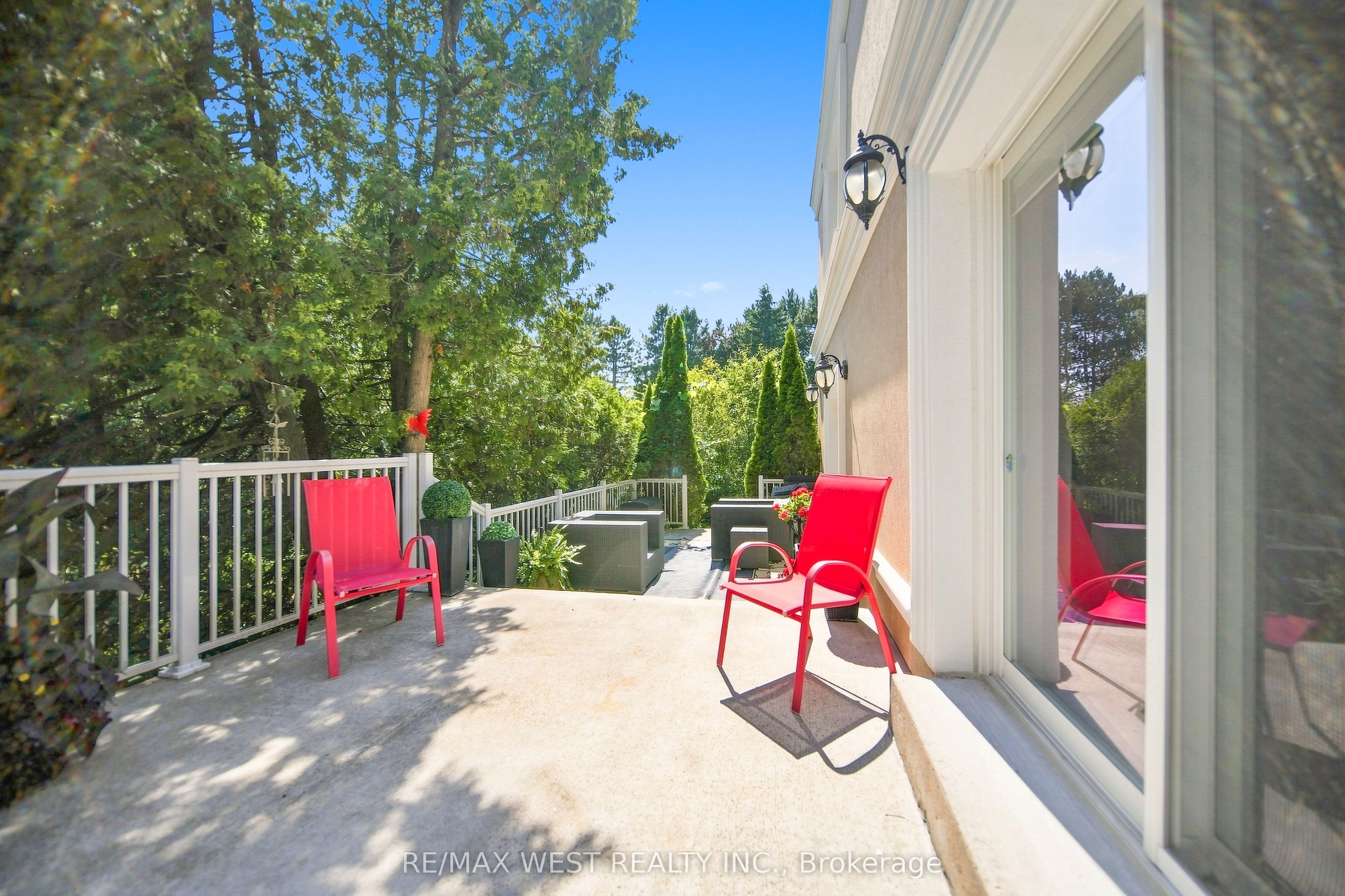 179 Ellis Avenue Property Photo 31