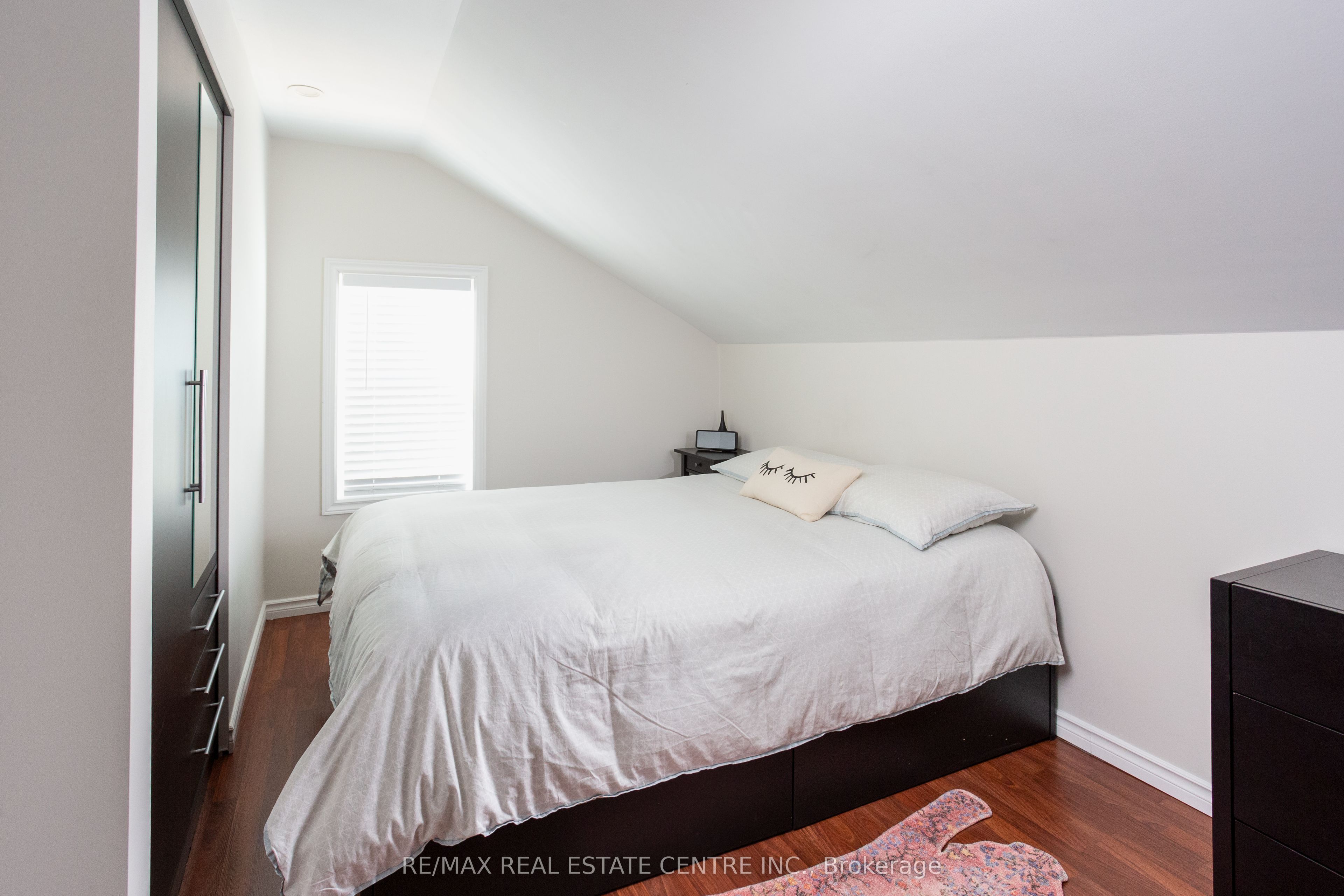 5 East John Street N Property Photo 33
