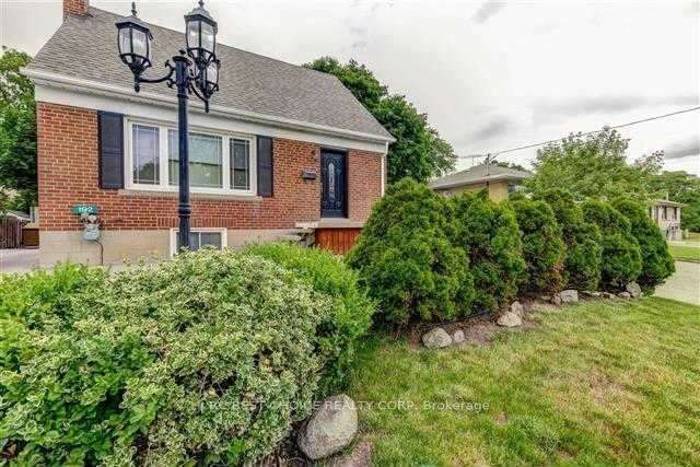192 Major Mackenzie Drive E Property Photo 1