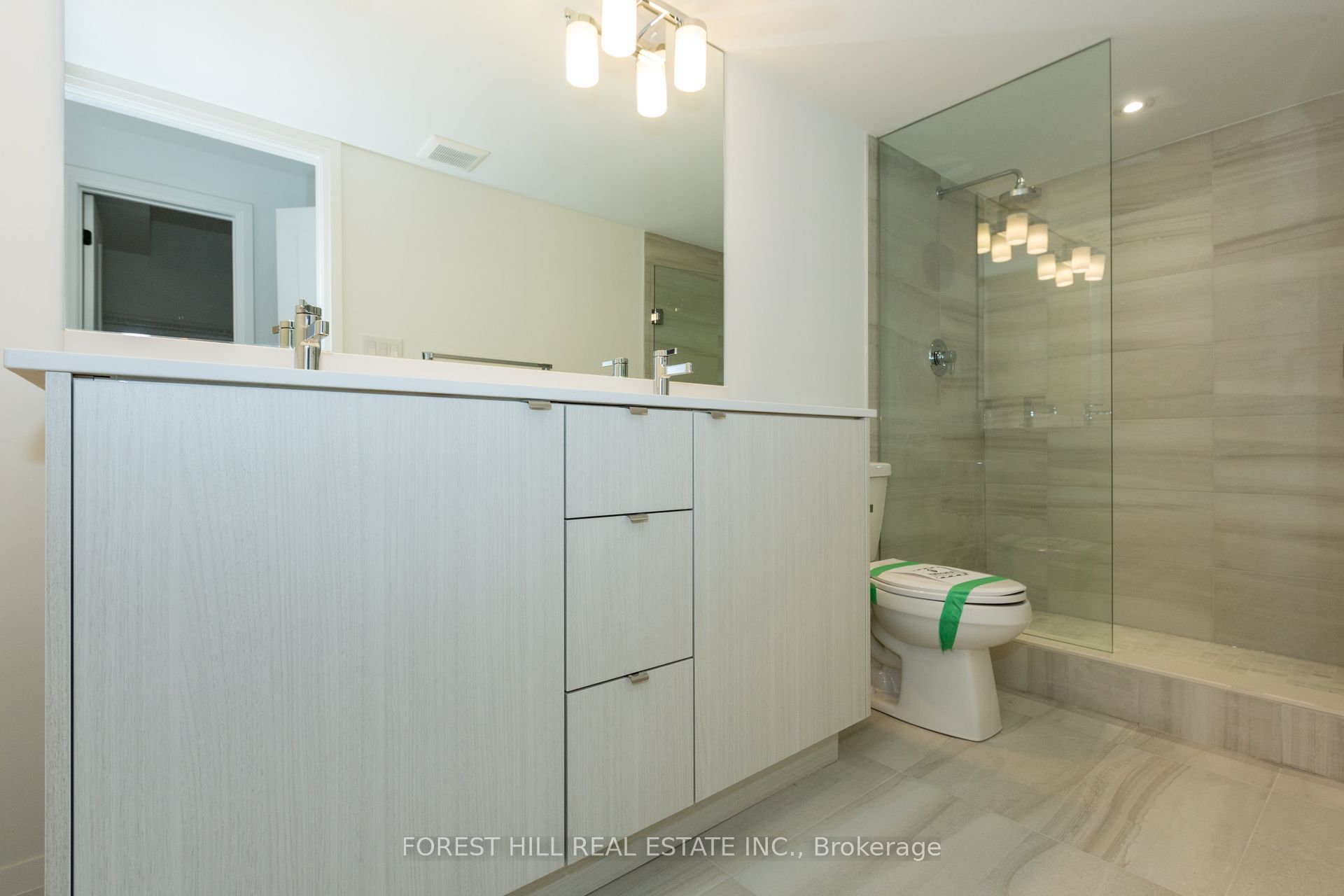 138 Alton Crescent Property Photo 14