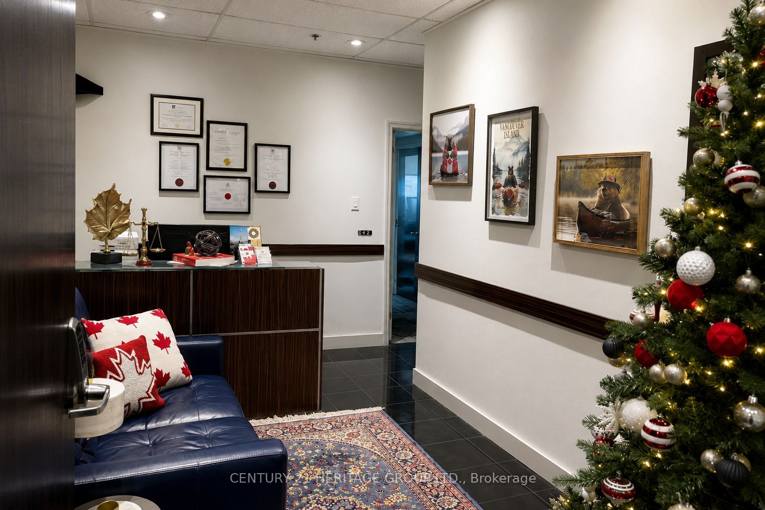 330 Highway 7 E Ph2b Property Photo 2