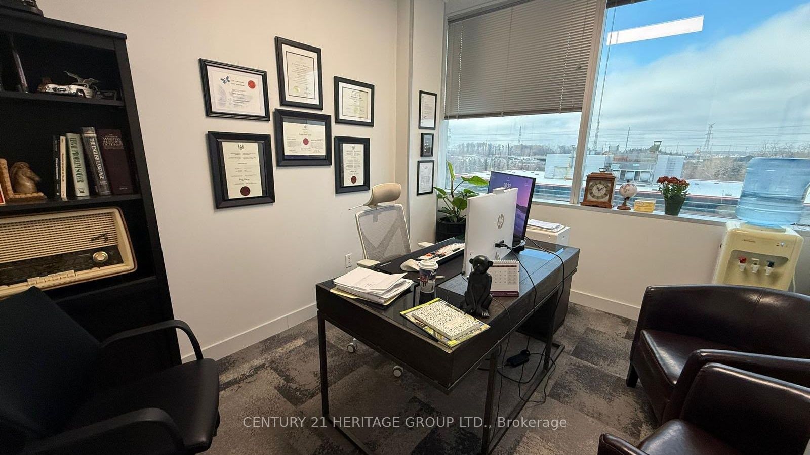 330 Highway 7 E Ph2b Property Photo 3