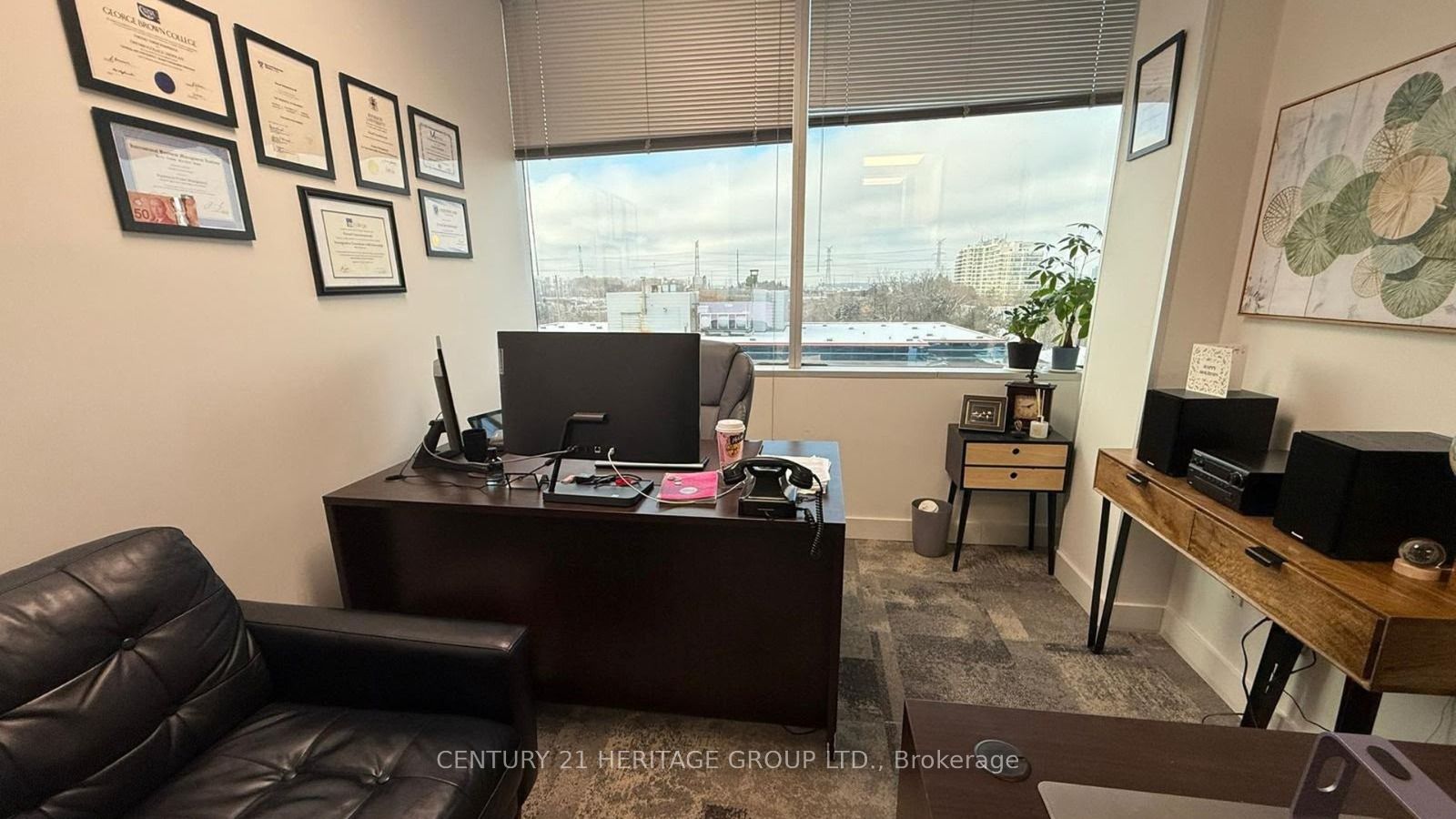 330 Highway 7 E Ph2b Property Photo 6
