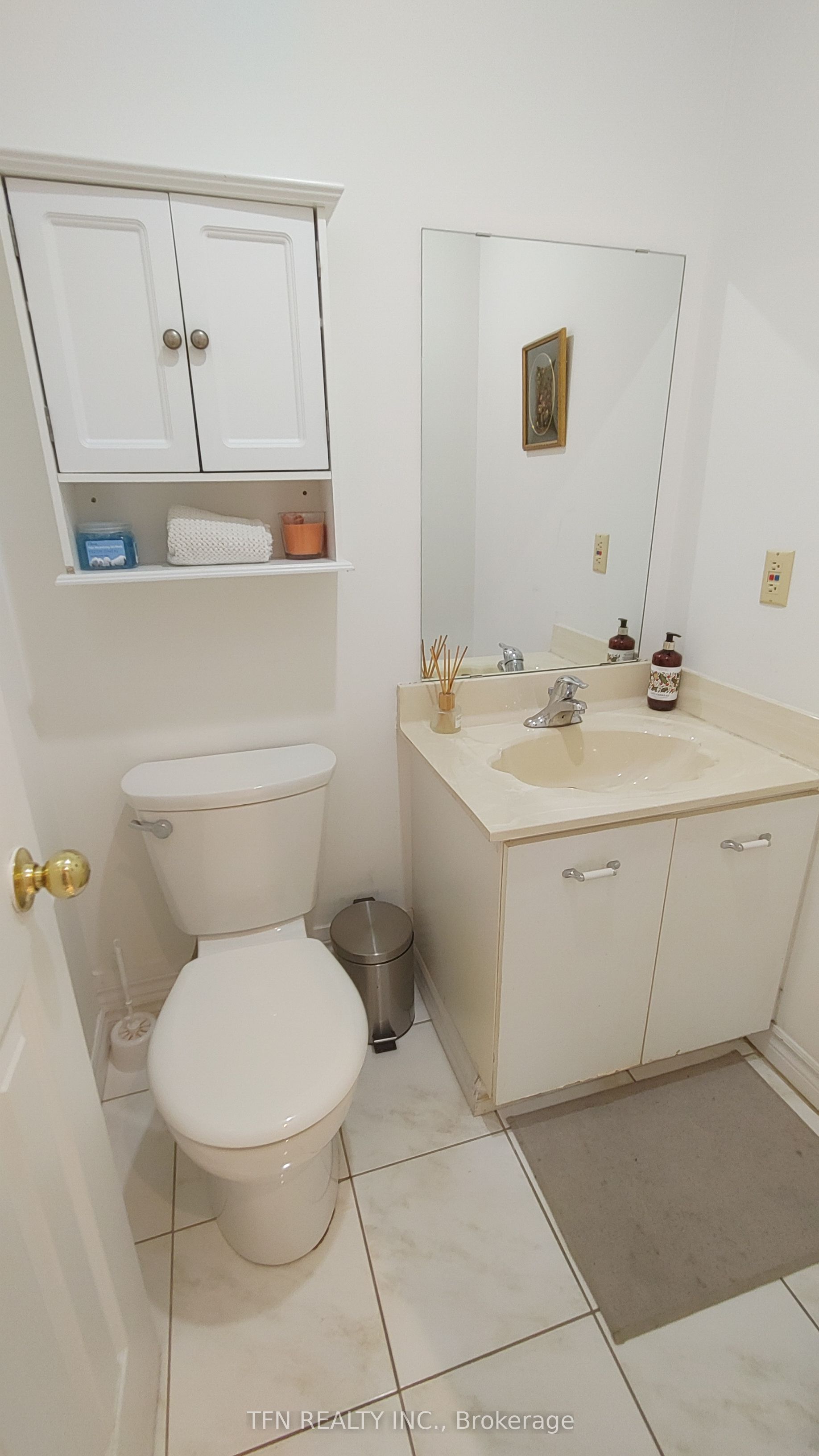 112 Trafalgar Square Property Photo 15
