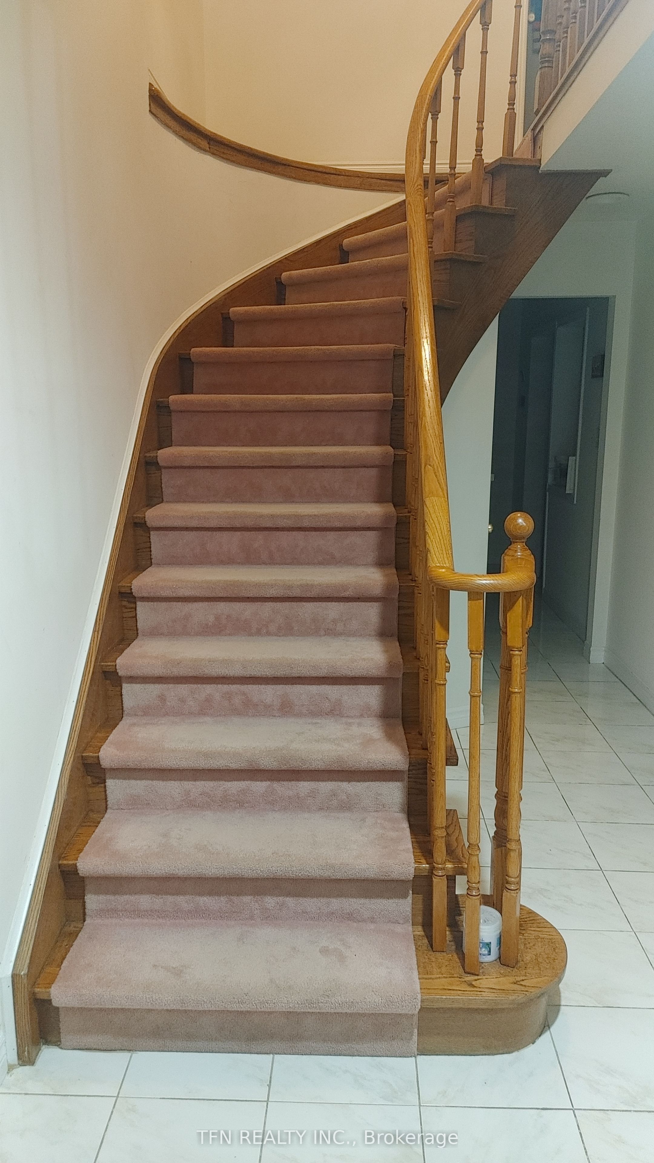 112 Trafalgar Square Property Photo 16