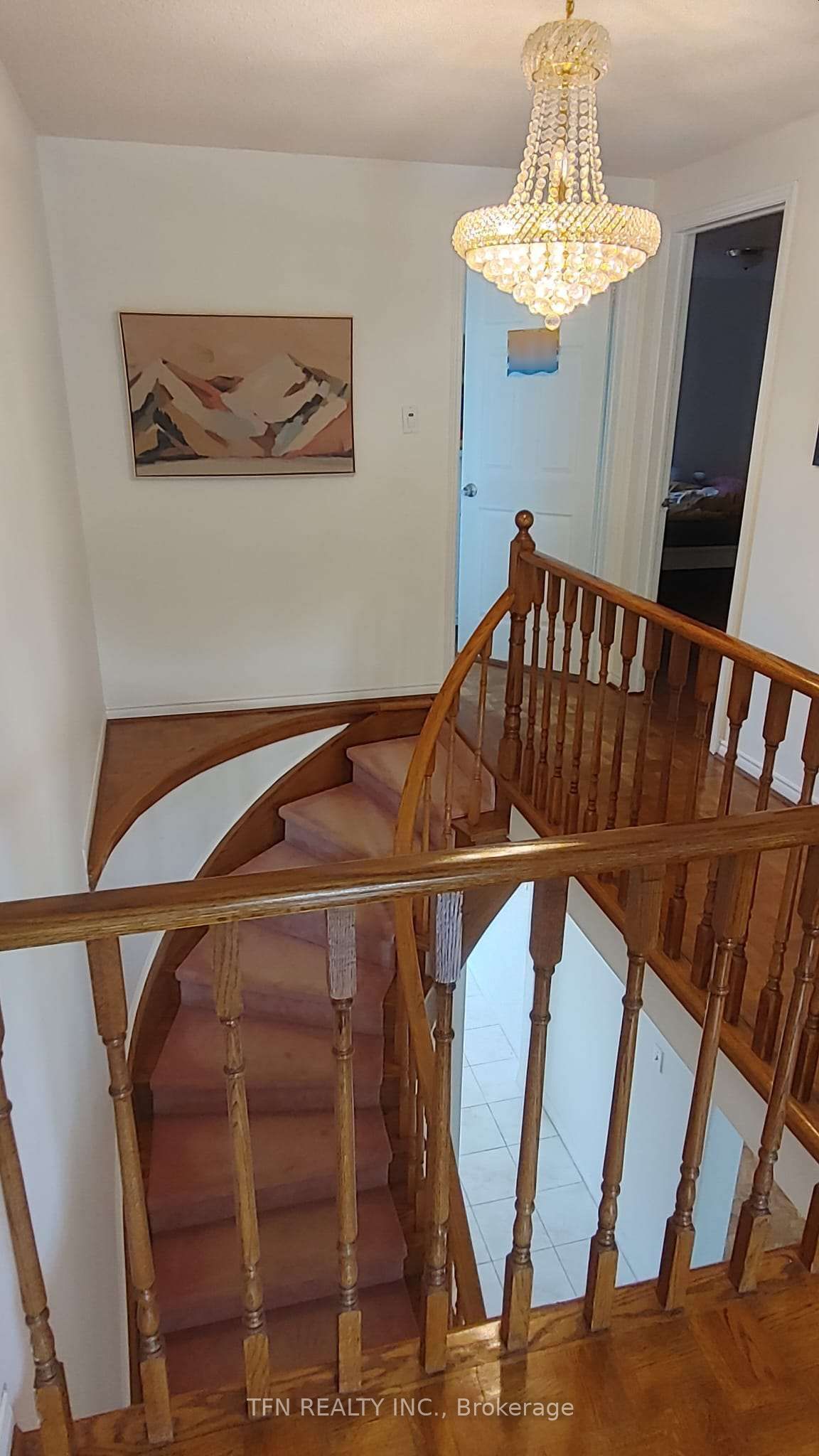 112 Trafalgar Square Property Photo 18