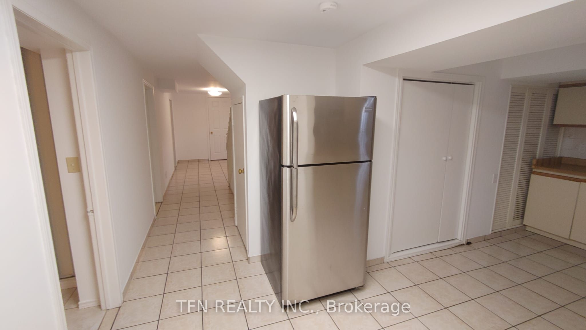 112 Trafalgar Square Property Photo 33