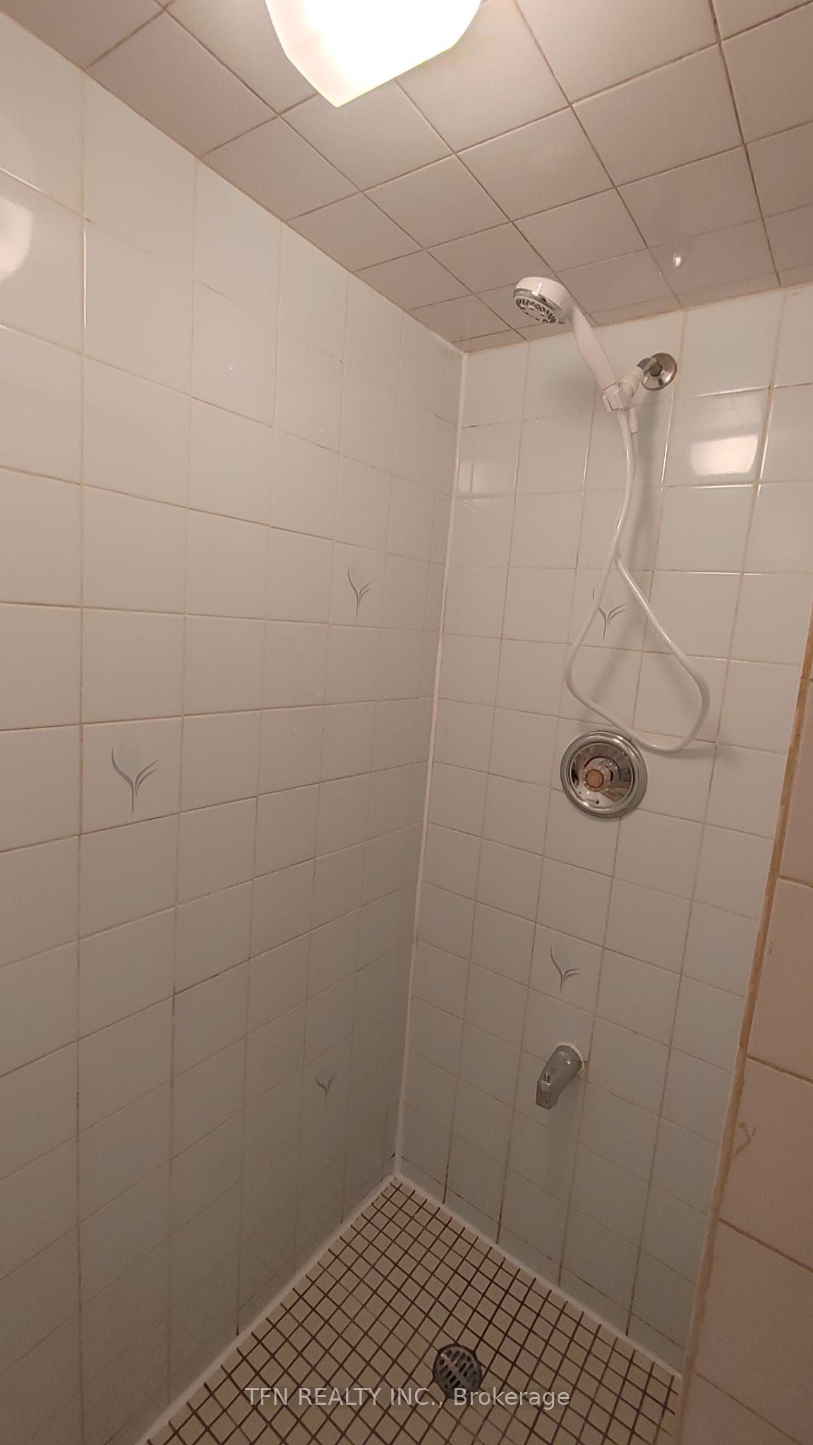 112 Trafalgar Square Property Photo 39