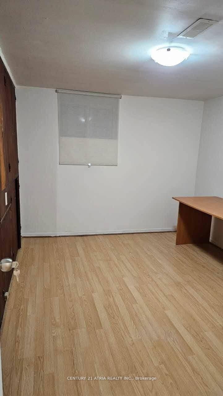 38 Harding Boulevard Bsmt 2 Property Photo 4