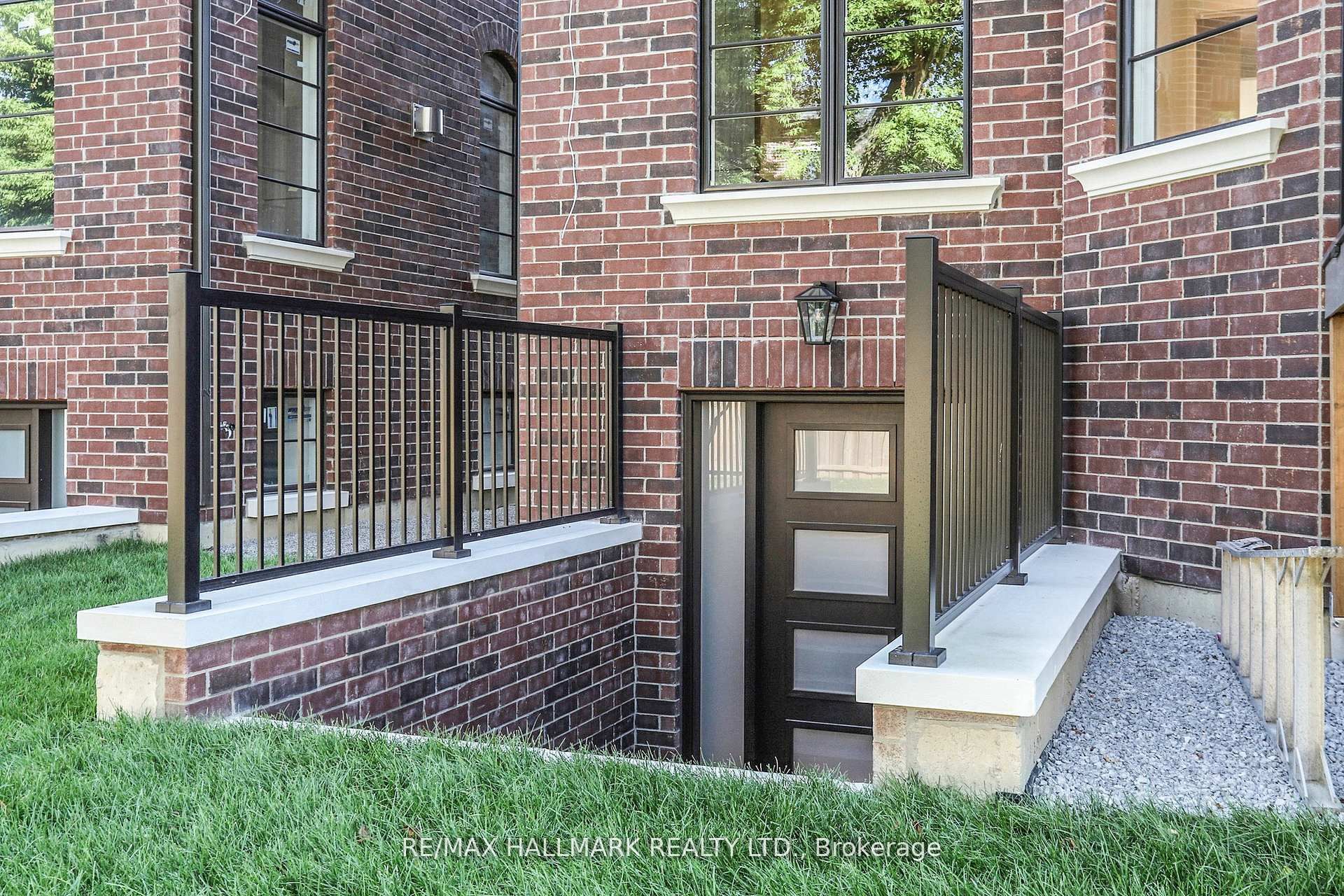 152 Olde Bayview Avenue Property Photo 42