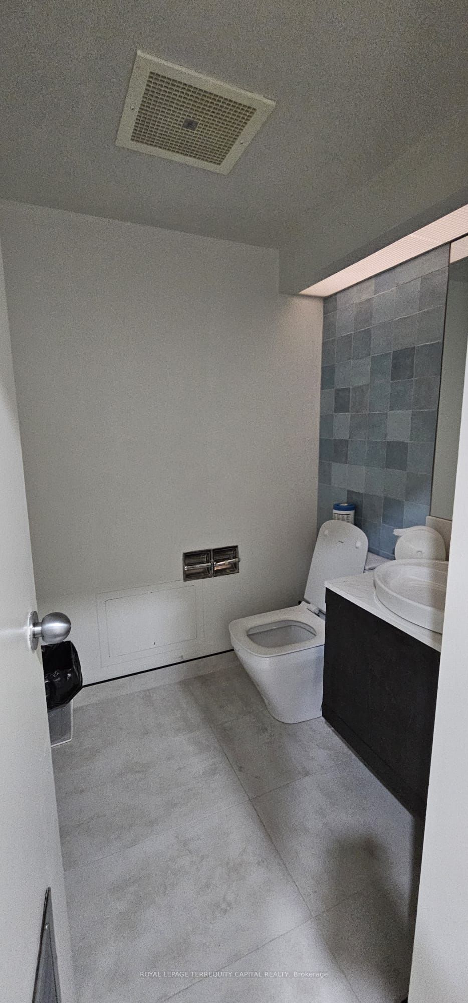 8300 Yonge Street 201 Property Photo 17