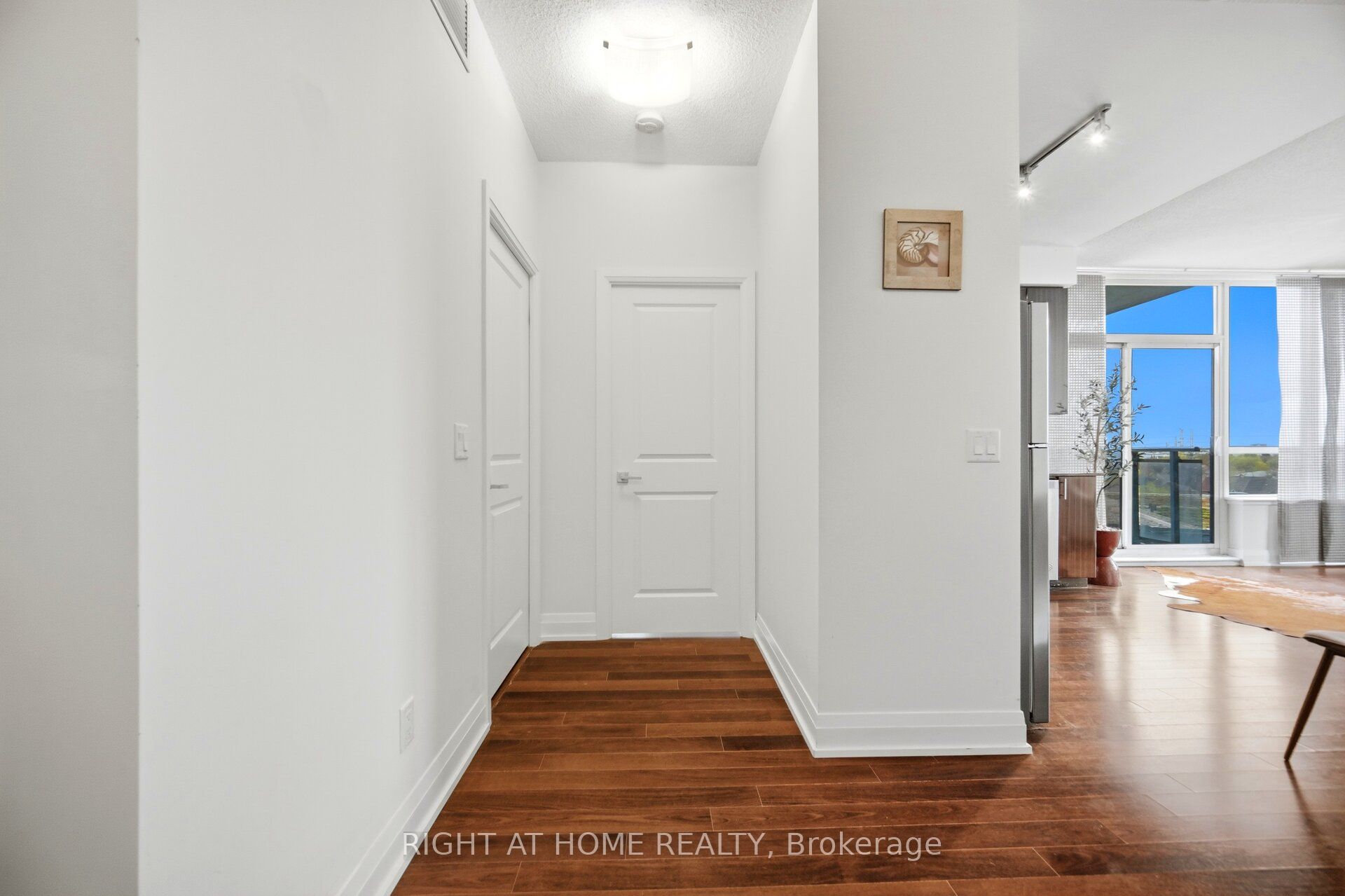 85 North Park Road 612 Property Photo 6
