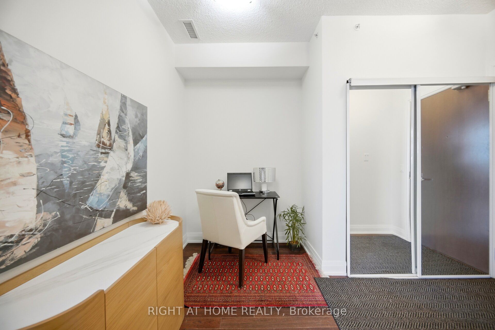 85 North Park Road 612 Property Photo 10