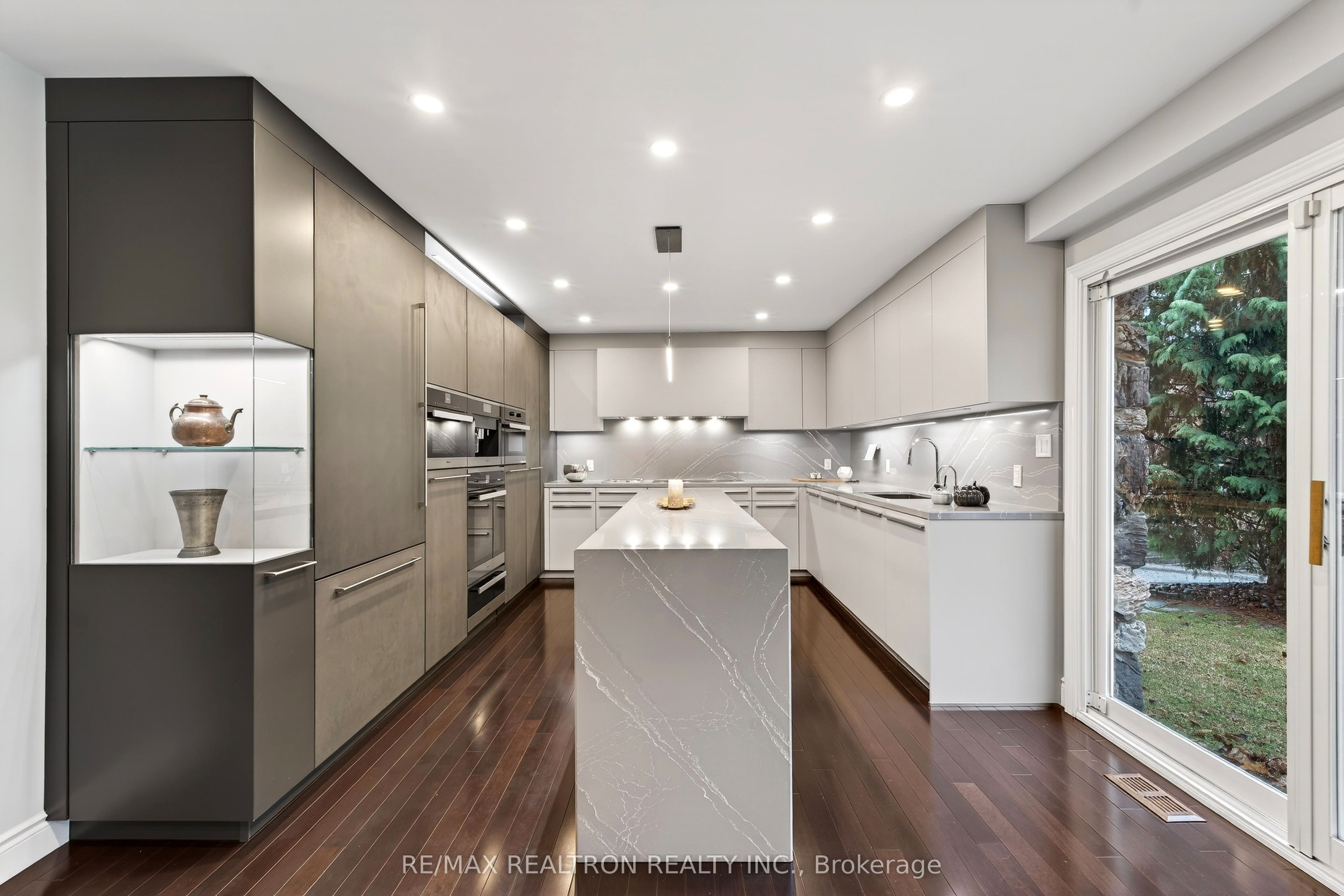 14038 Bayview Avenue Property Photo 9