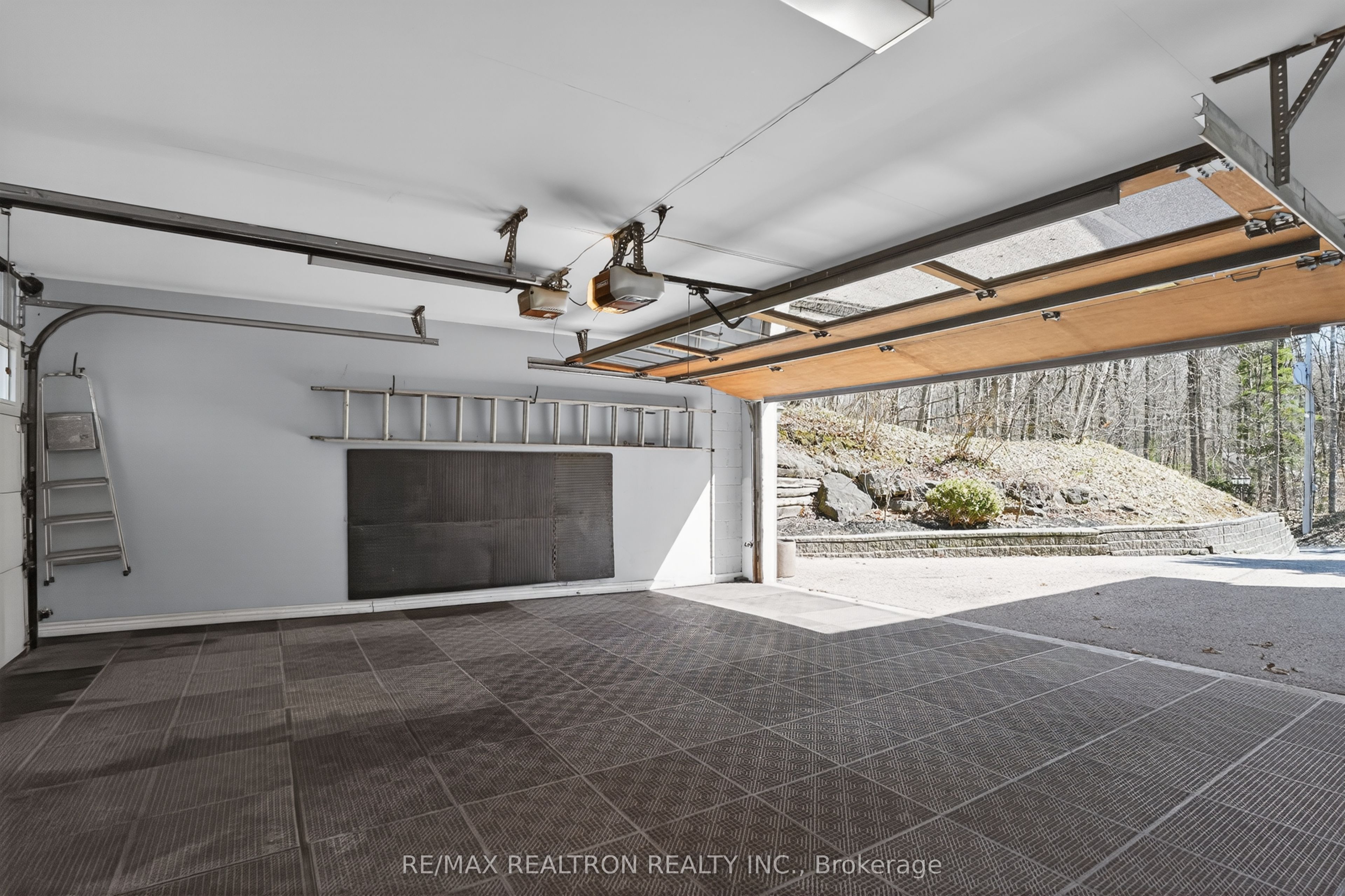 14038 Bayview Avenue Property Photo 29