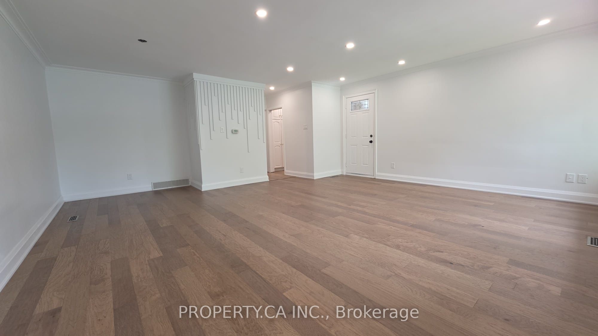 121 Trayborn Drive Main Property Photo 3