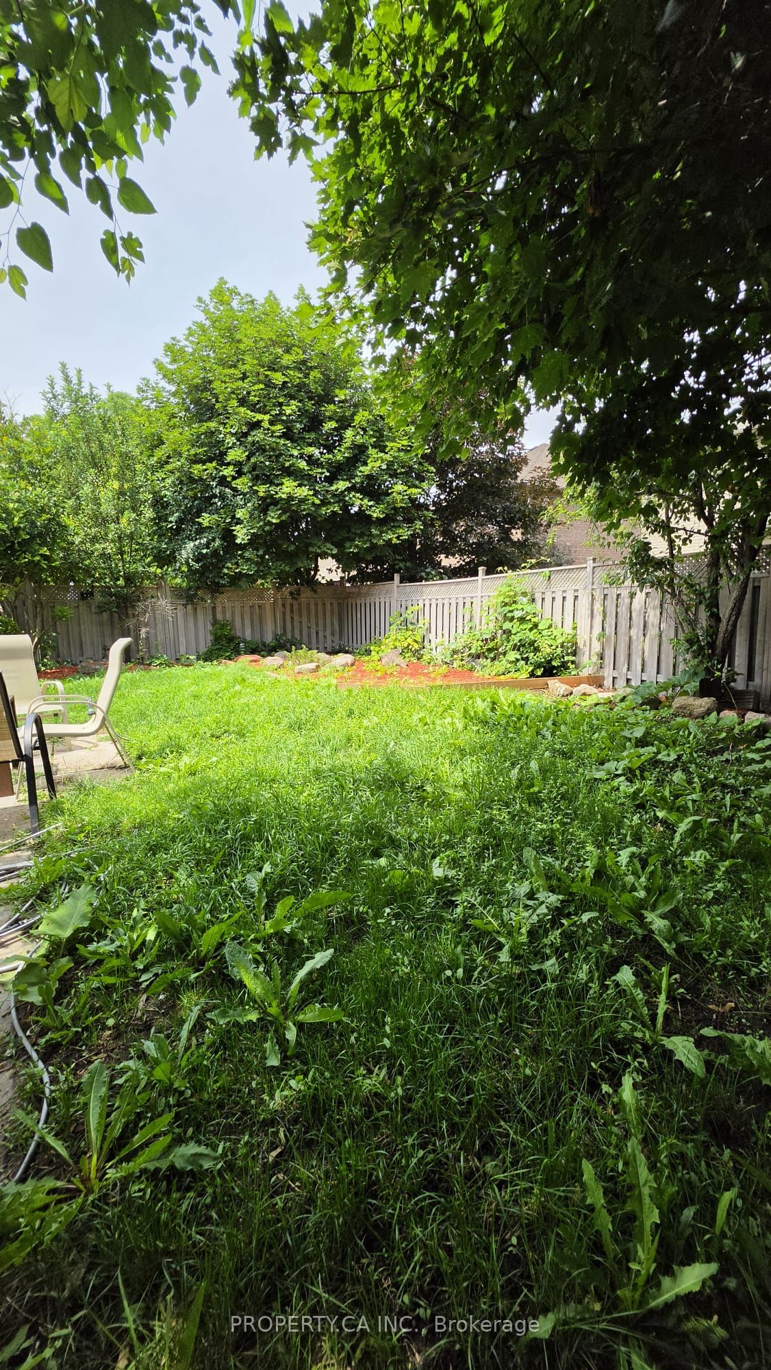 121 Trayborn Drive Main Property Photo 17