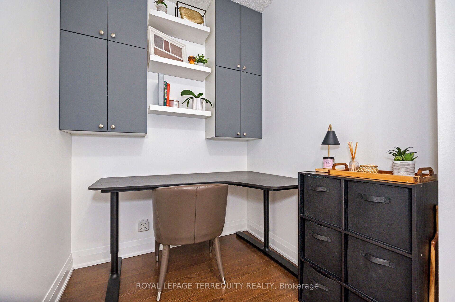 12 Woodstream Boulevard 709 Property Photo 5