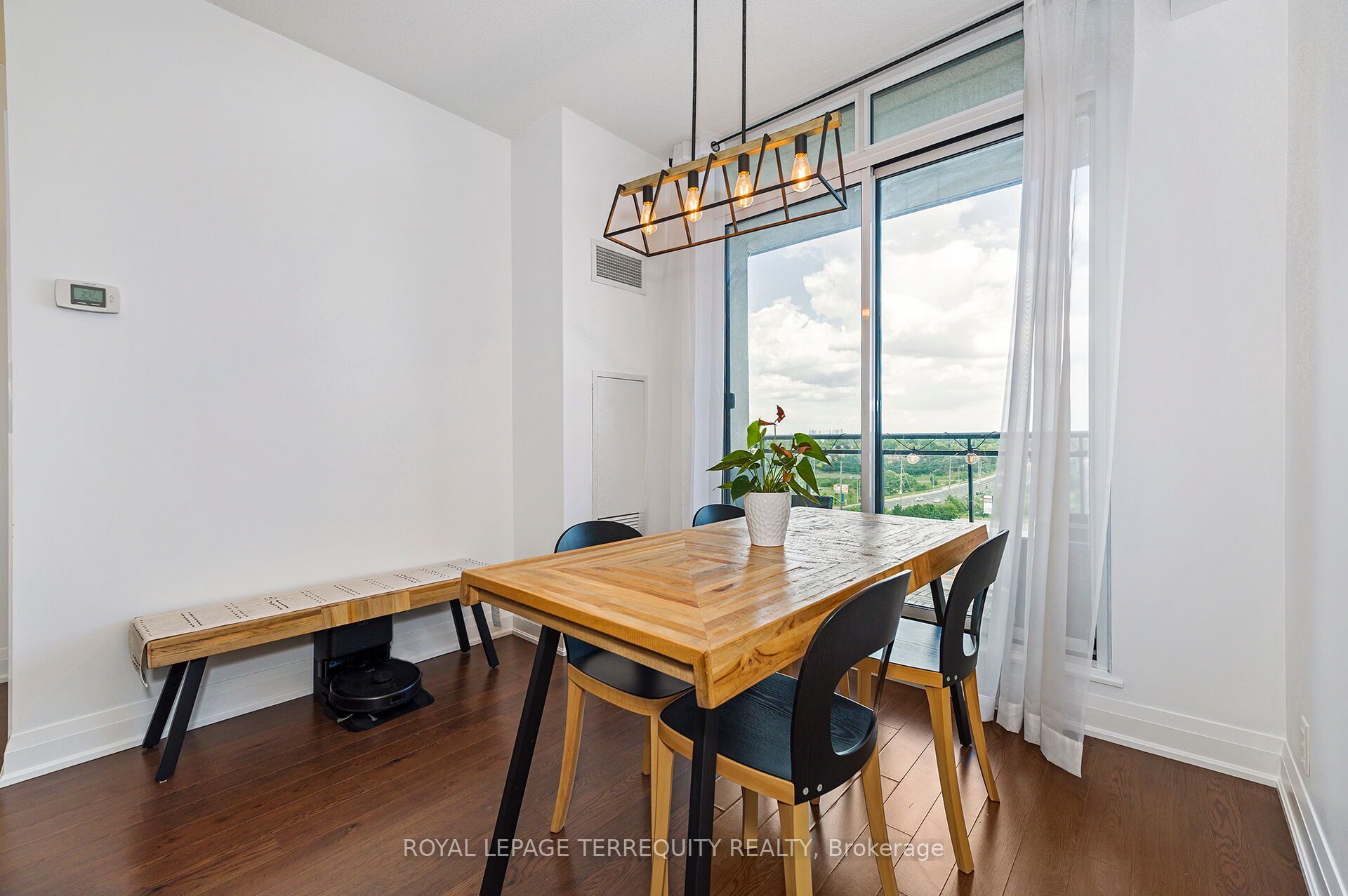 12 Woodstream Boulevard 709 Property Photo 11