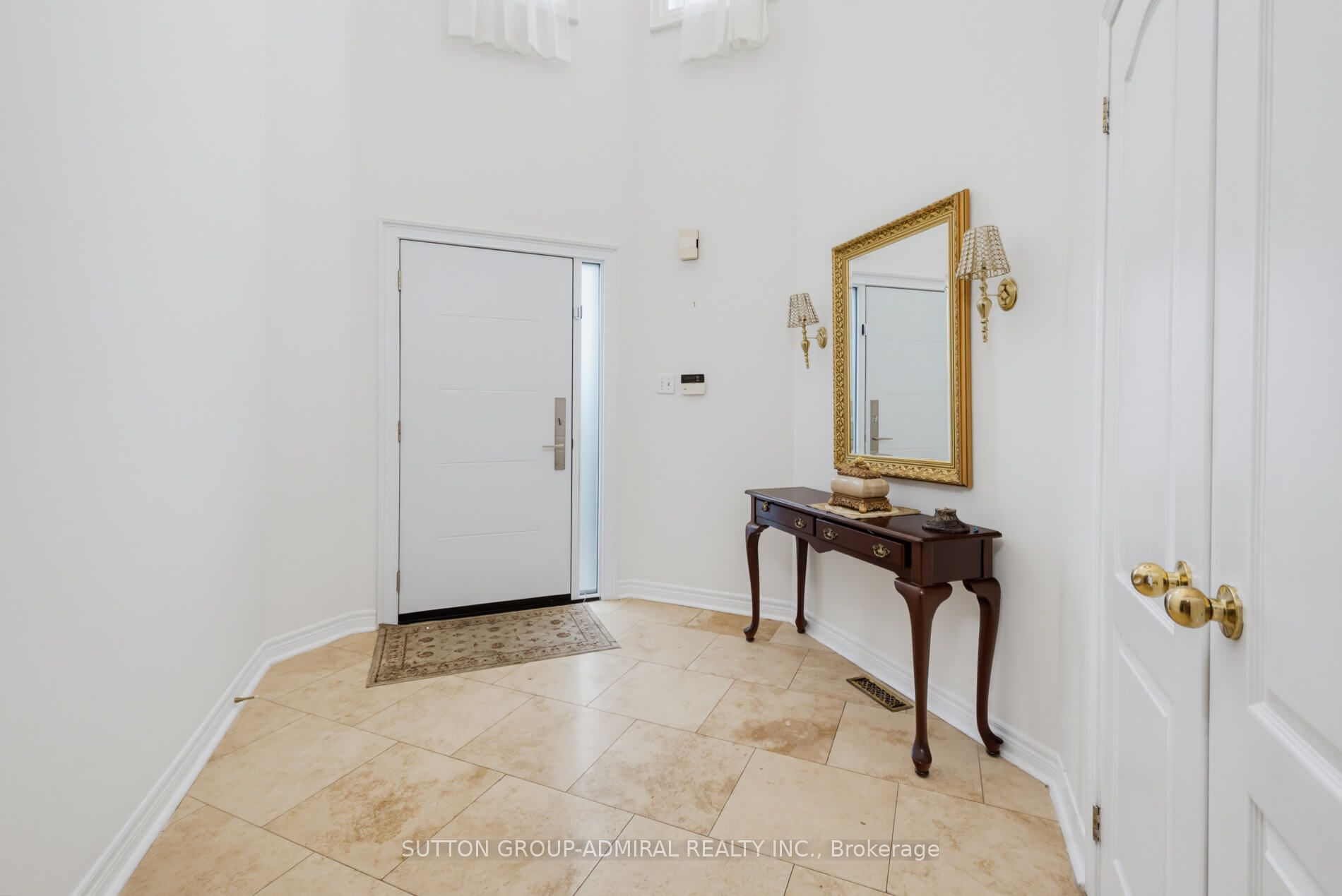 27 Pine Hollow Crescent Property Photo 4