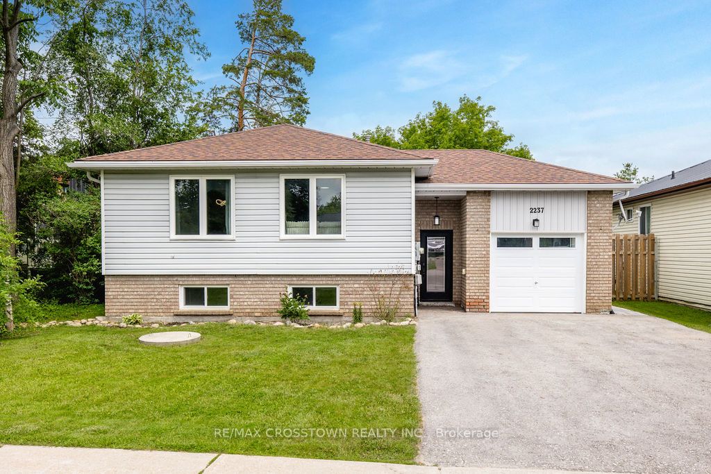 2237 25th Side Road Property Photo 1