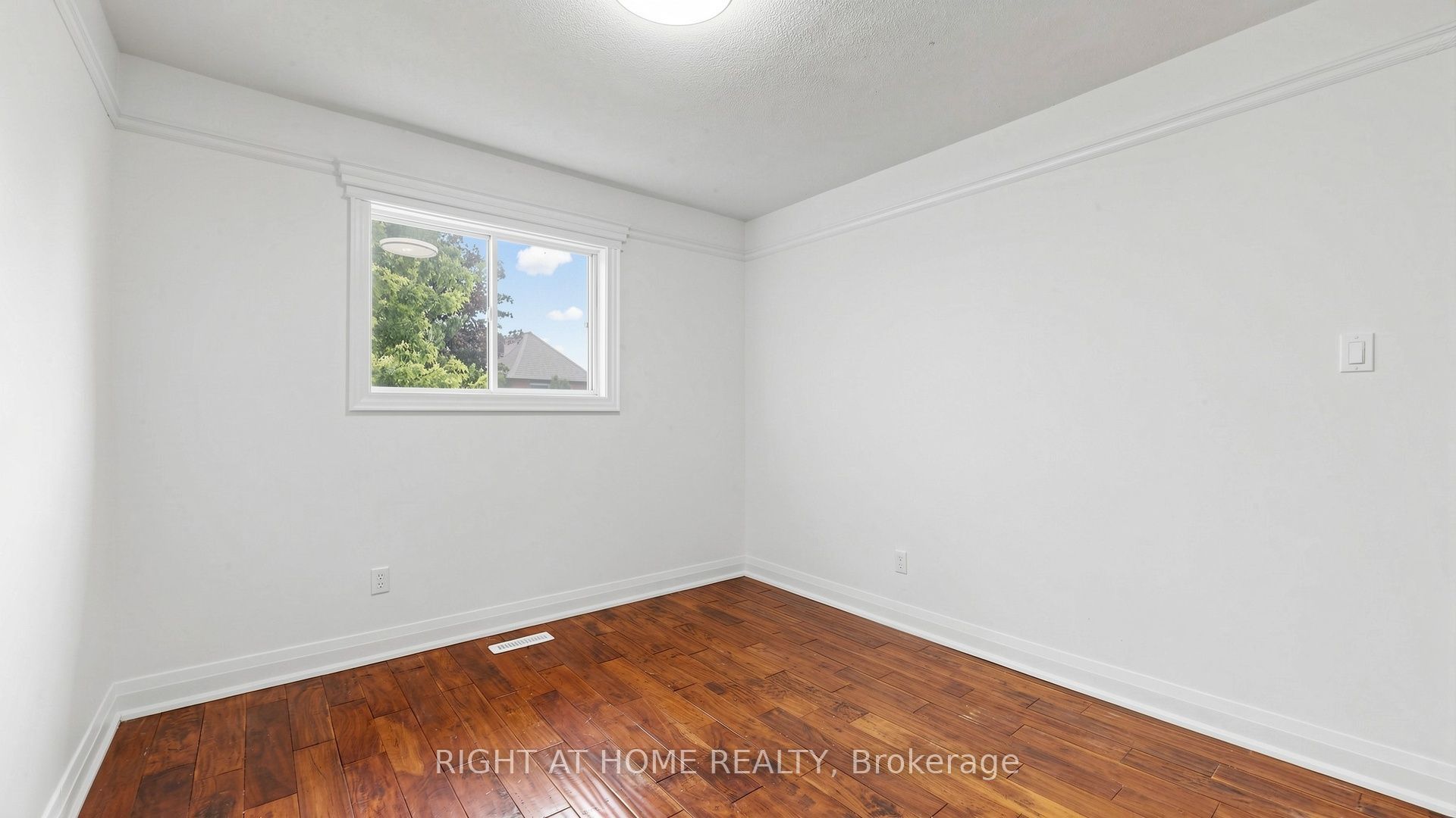 206 Fairwood Drive Property Photo 33