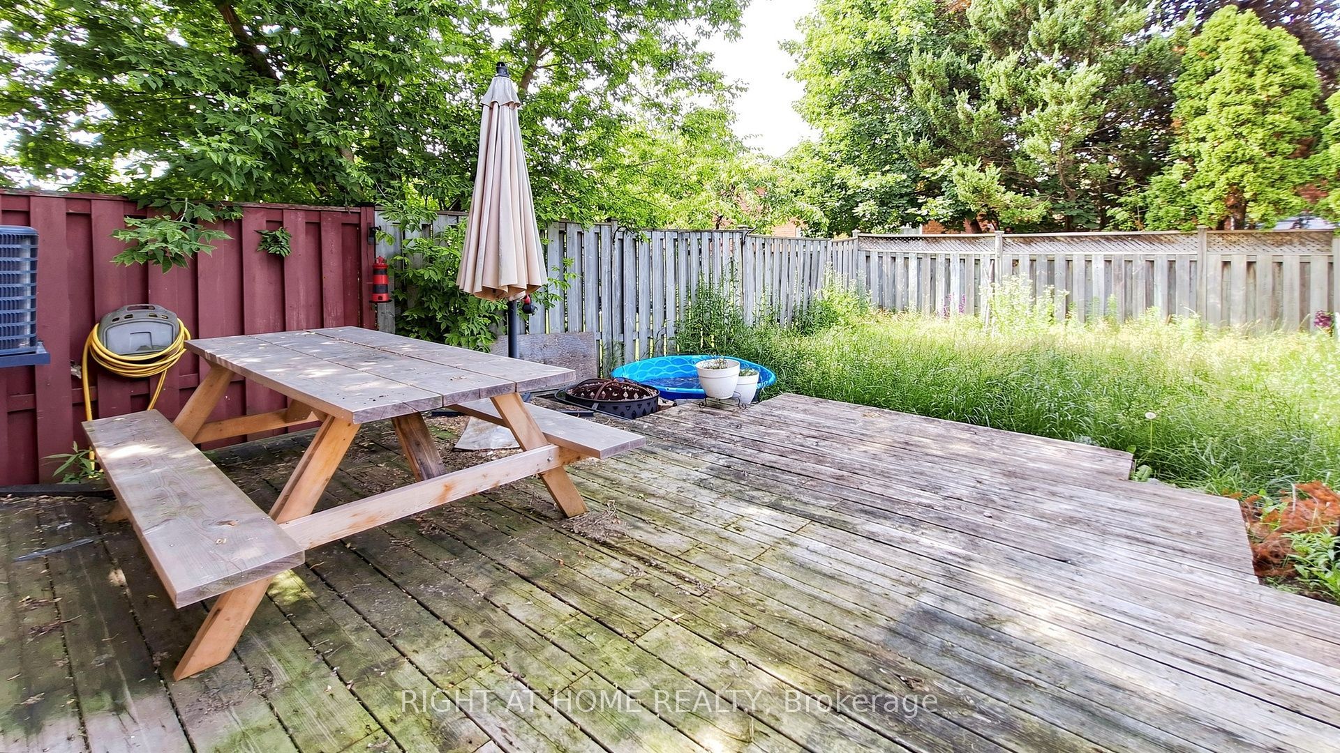 206 Fairwood Drive Property Photo 39