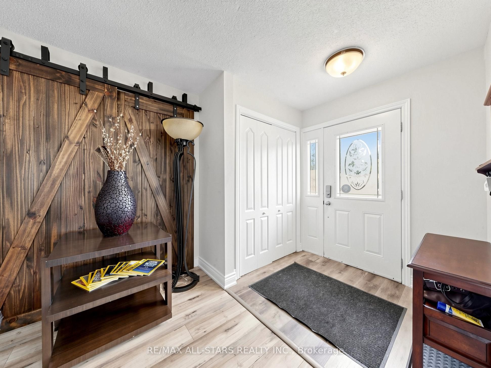 374 Adeline Drive Property Photo 3