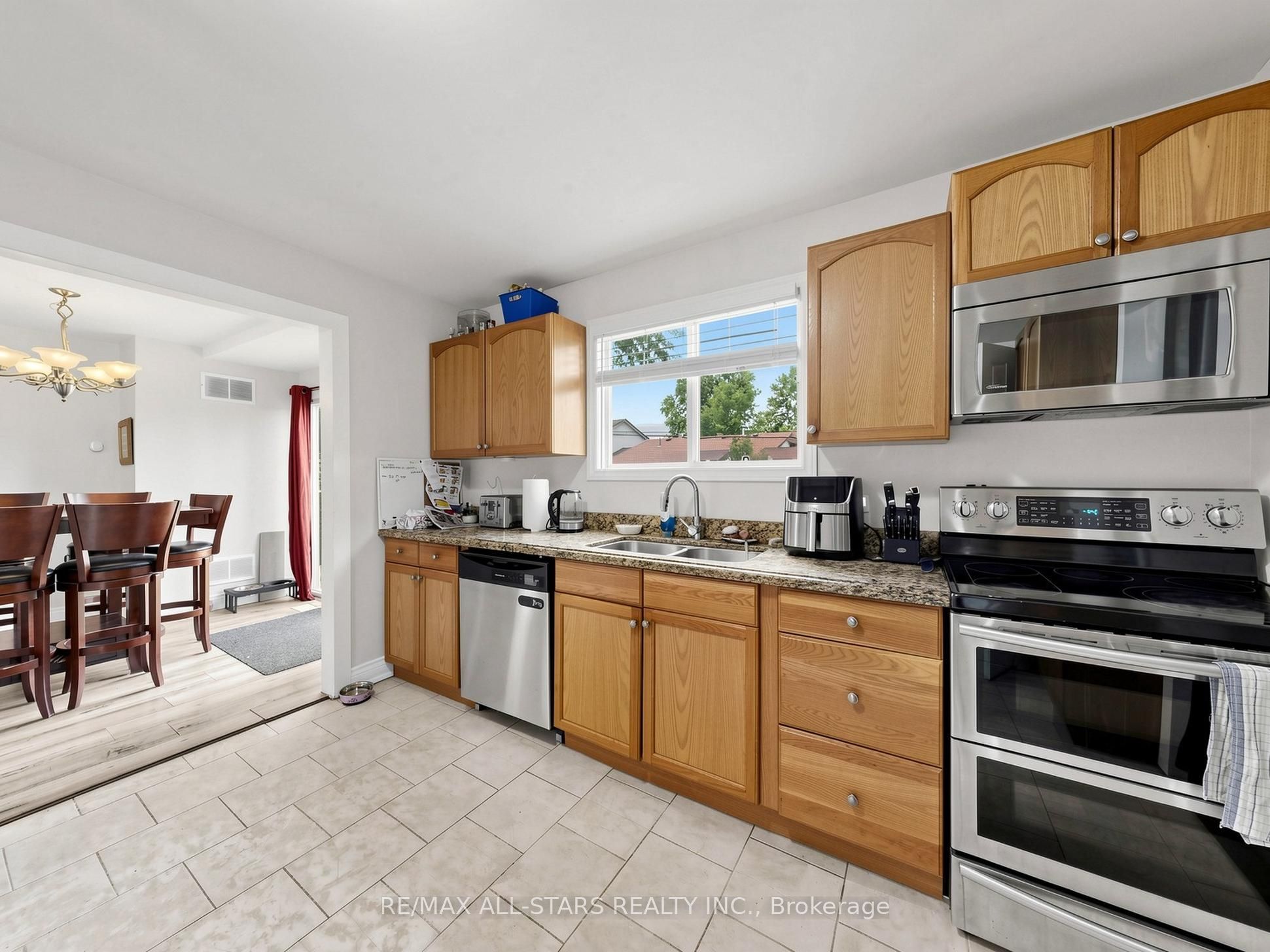 374 Adeline Drive Property Photo 4