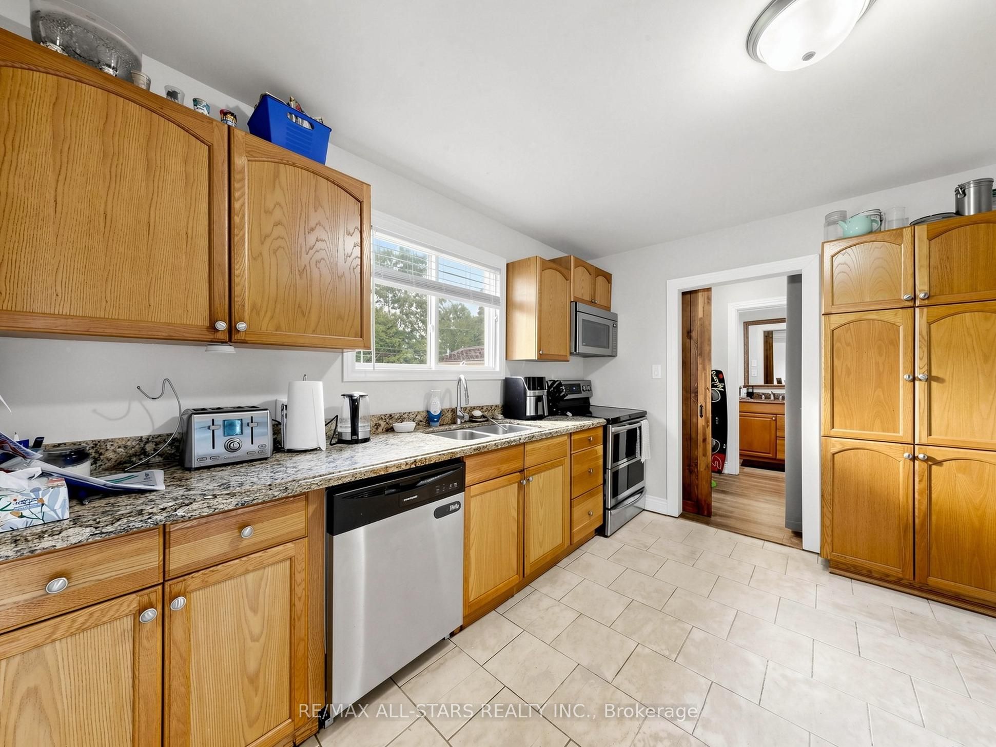 374 Adeline Drive Property Photo 6