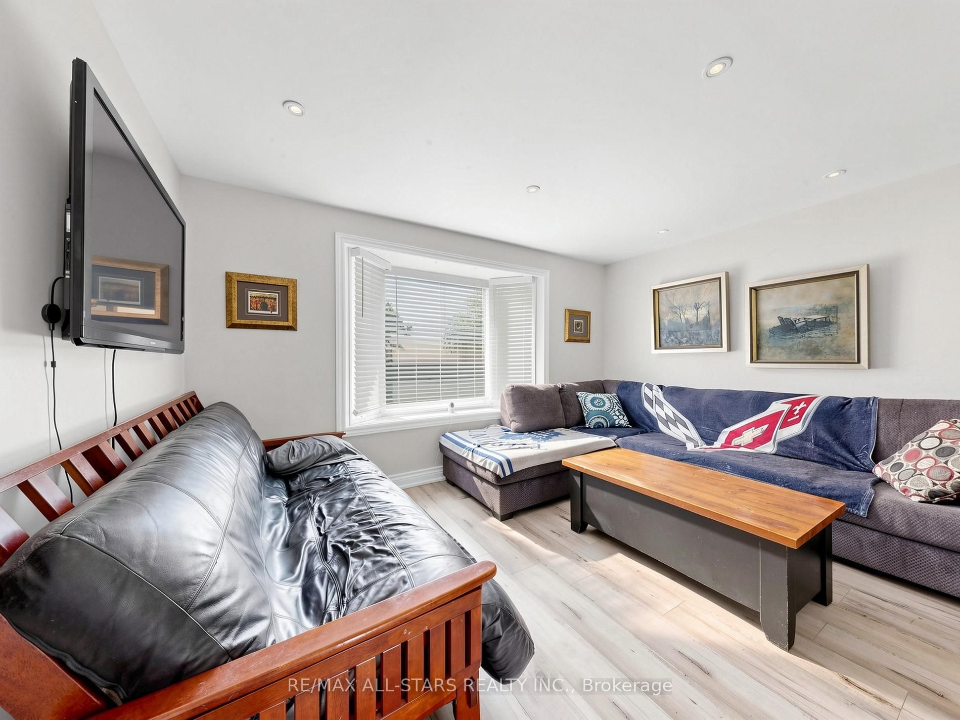374 Adeline Drive Property Photo 11