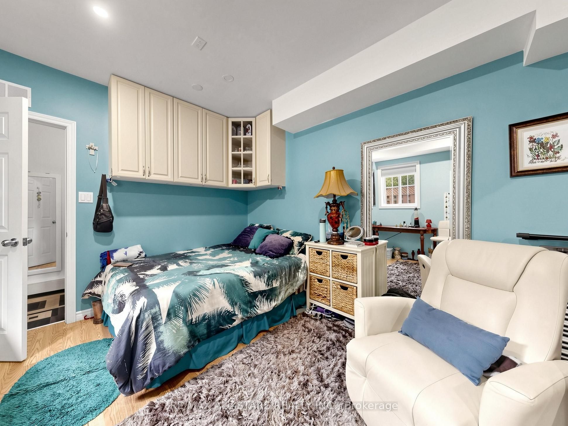 374 Adeline Drive Property Photo 13