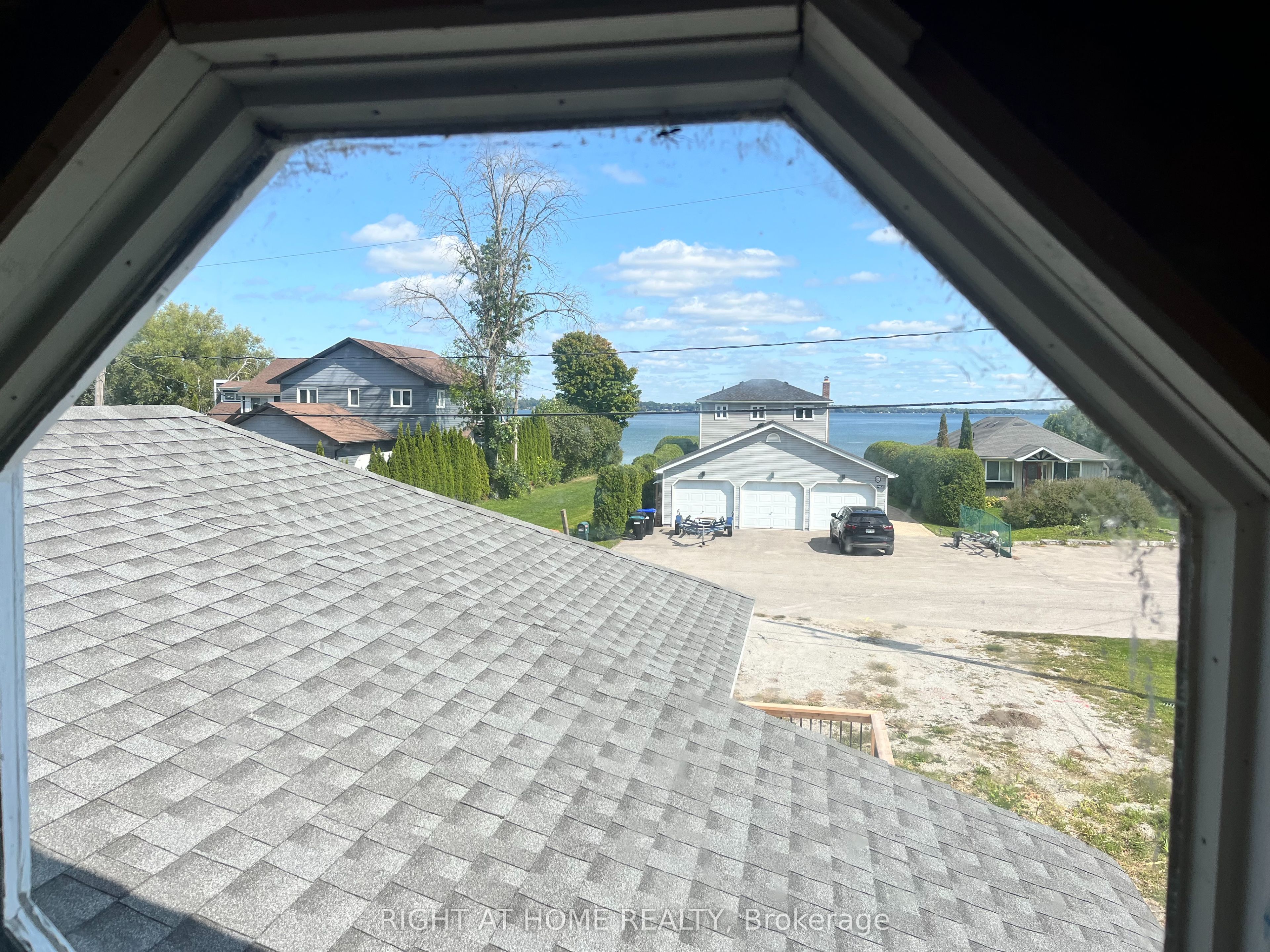 412 Limerick Crescent Property Photo 7