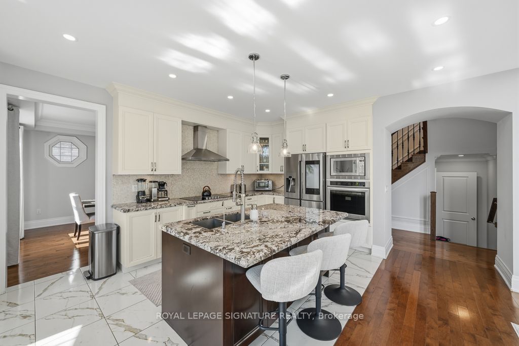 9 William Bowes Boulevard Property Photo 3