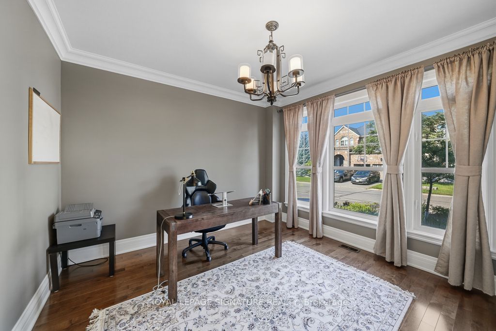 9 William Bowes Boulevard Property Photo 10