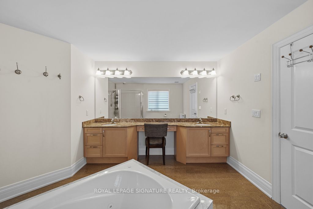 9 William Bowes Boulevard Property Photo 16