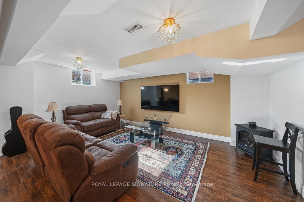 9 William Bowes Boulevard Property Photo 22