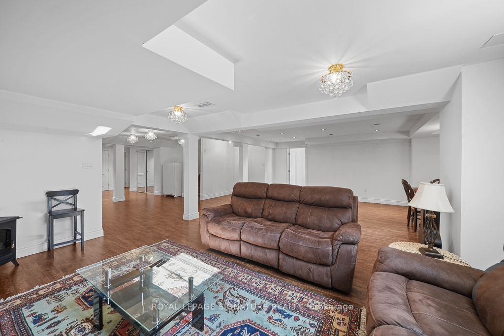 9 William Bowes Boulevard Property Photo 23