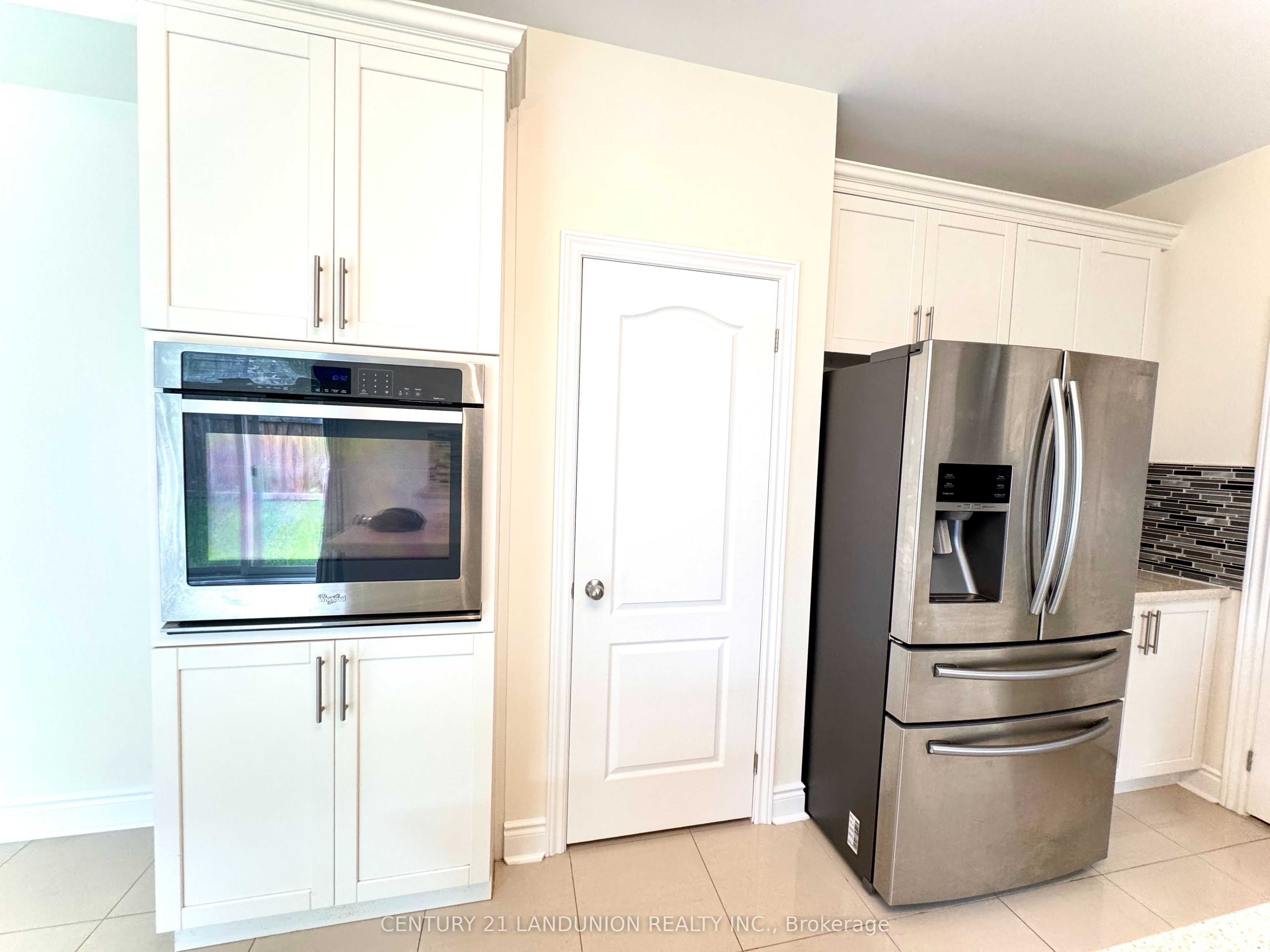 921 Goring Circle Property Photo 8
