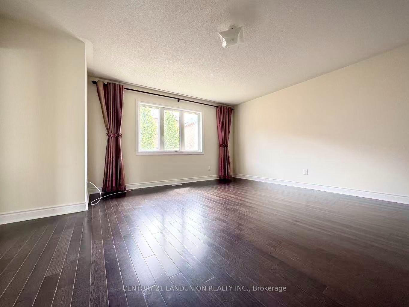 921 Goring Circle Property Photo 12