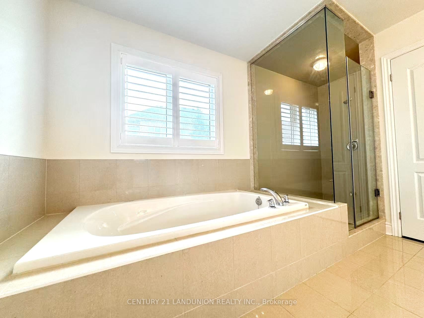 921 Goring Circle Property Photo 14