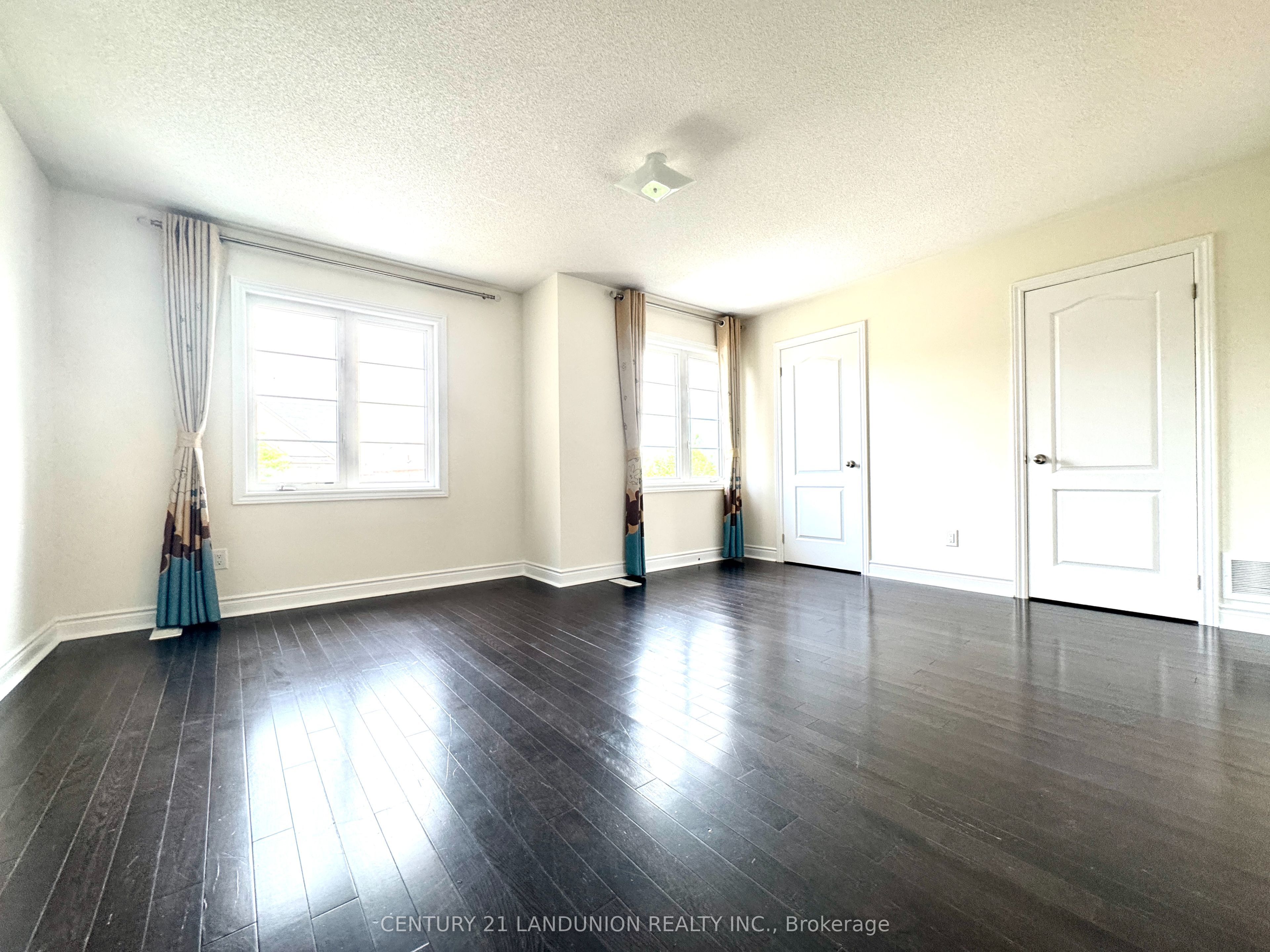 921 Goring Circle Property Photo 16