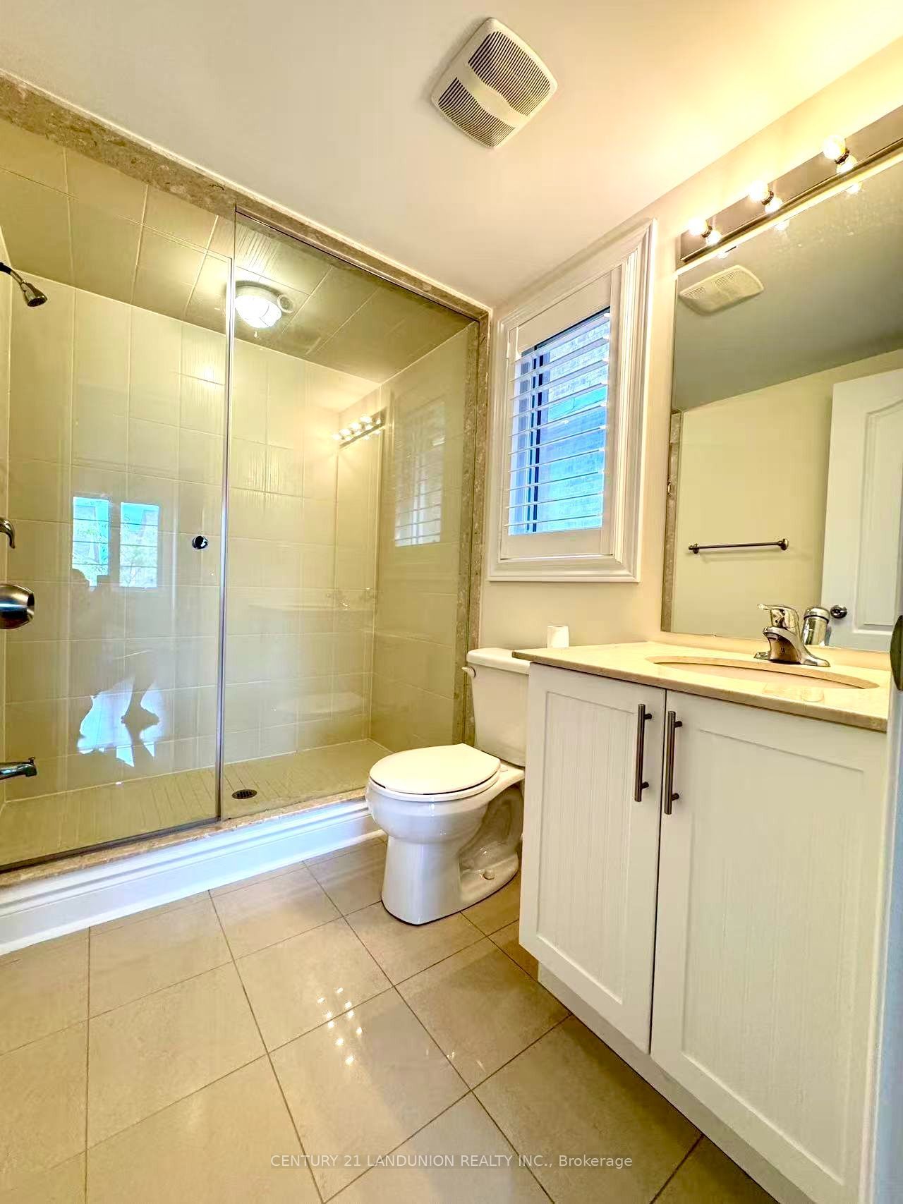 921 Goring Circle Property Photo 17