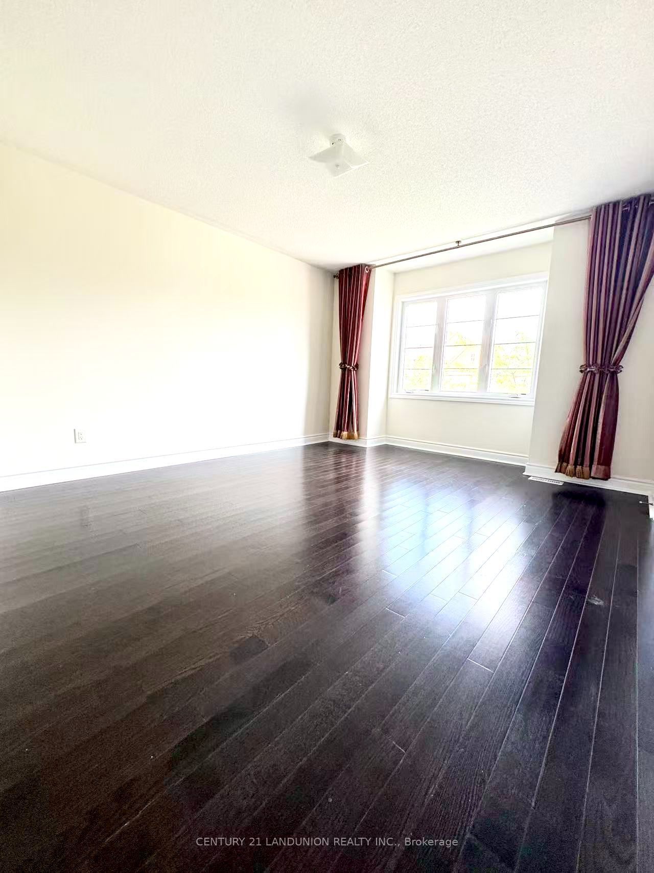 921 Goring Circle Property Photo 18