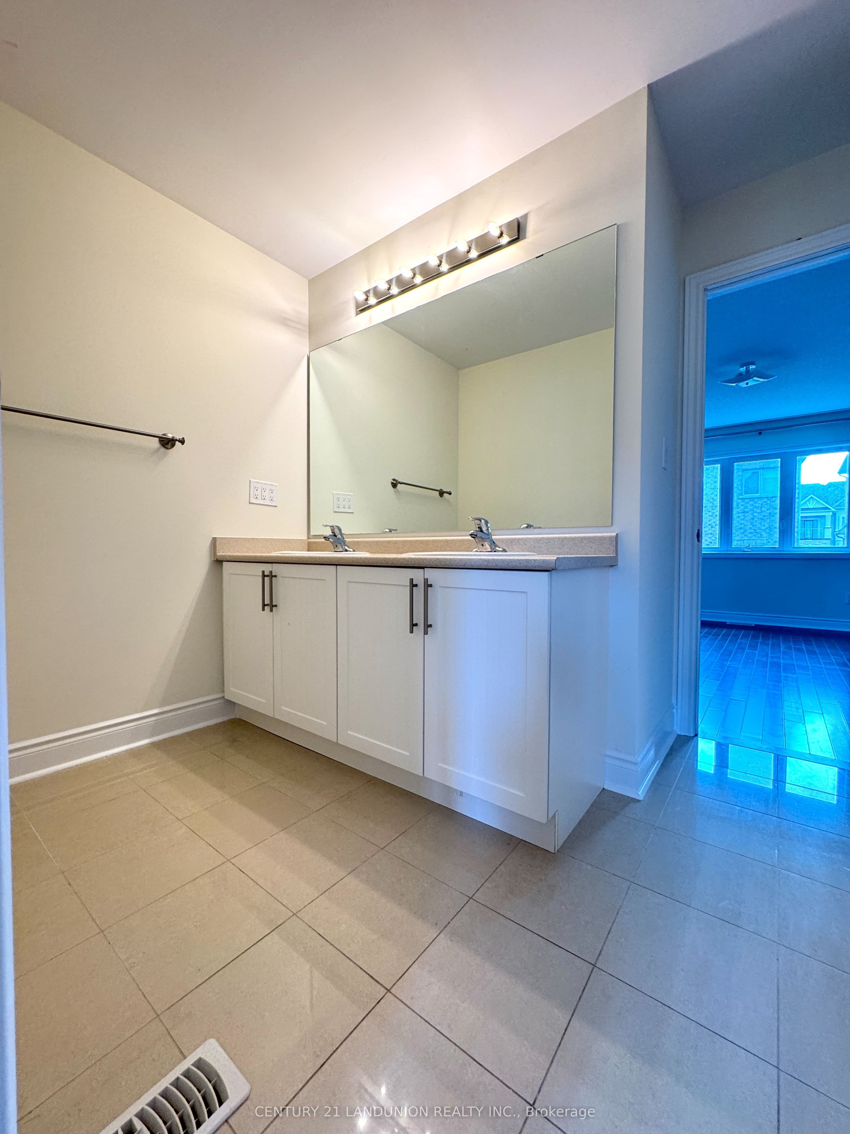 921 Goring Circle Property Photo 19