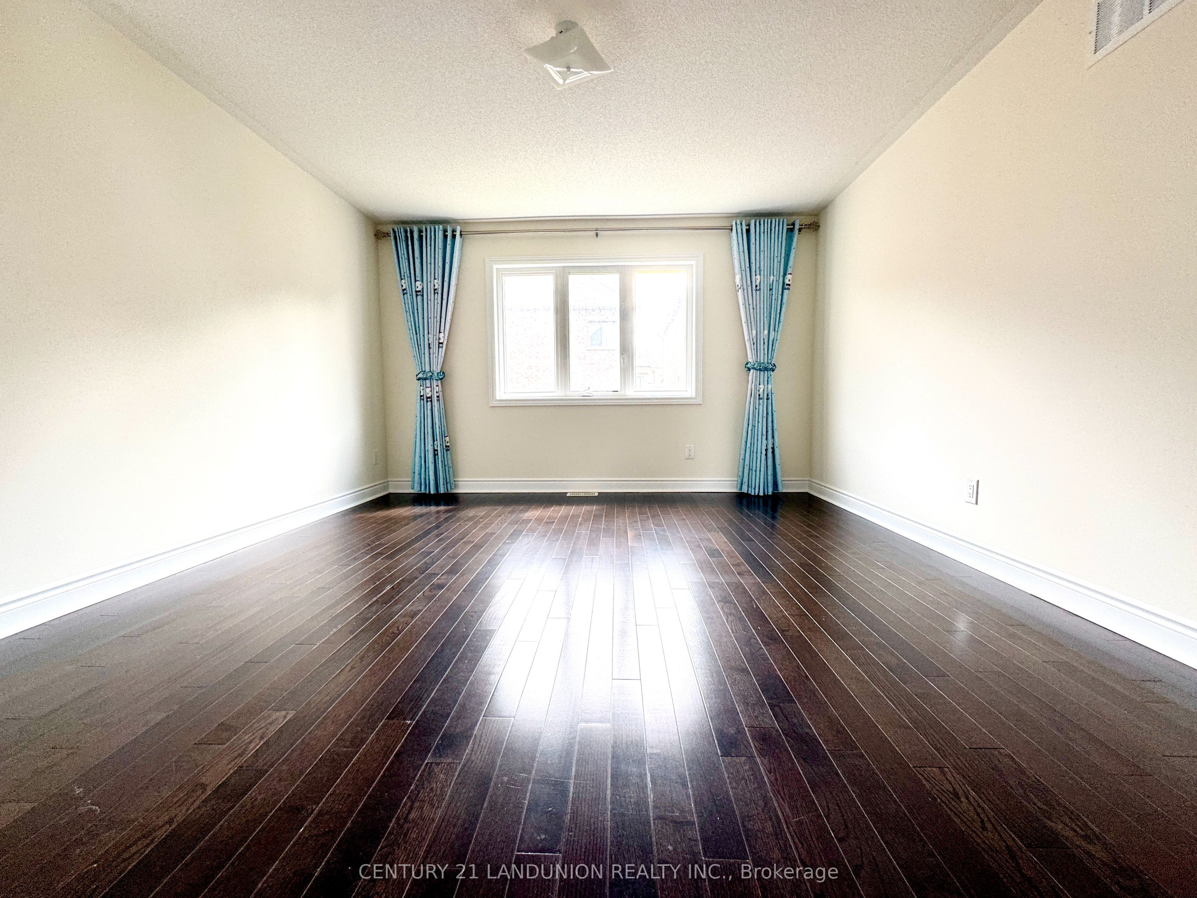 921 Goring Circle Property Photo 21