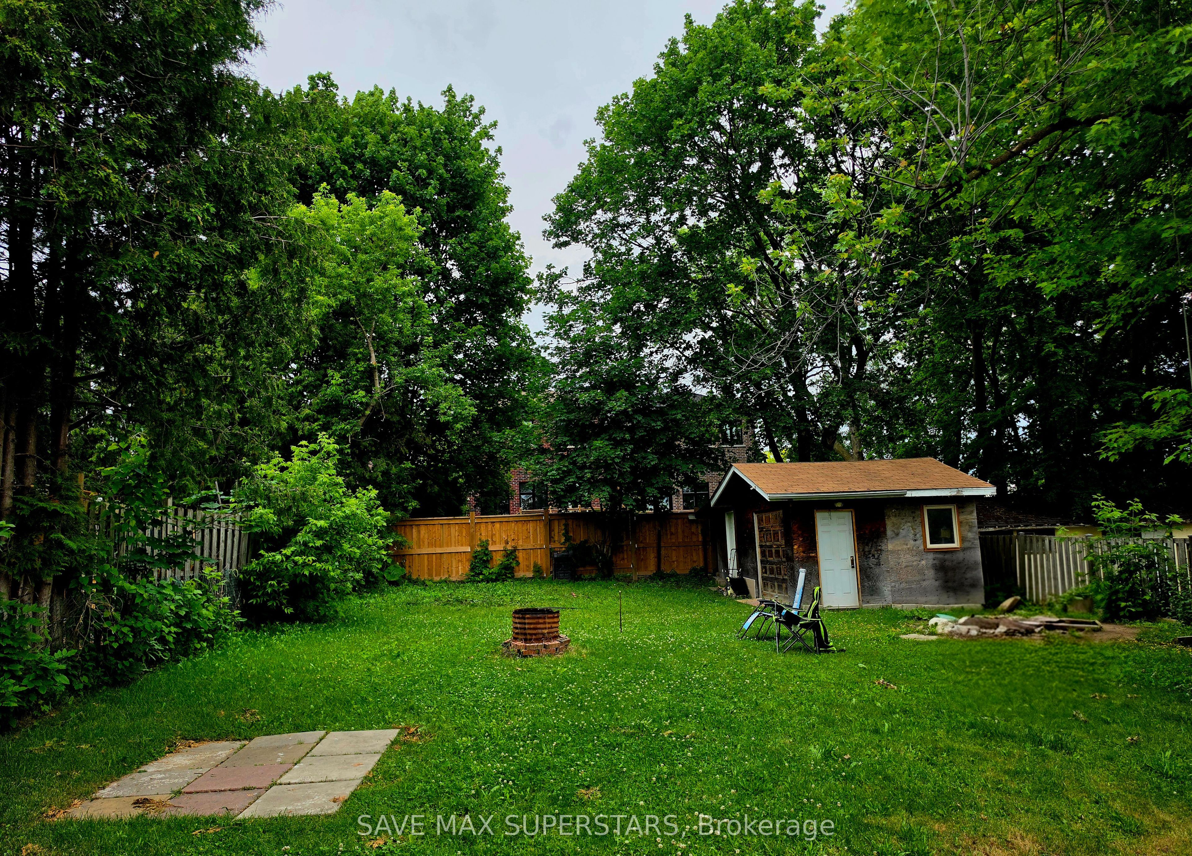 93 John Street E Property Photo 12