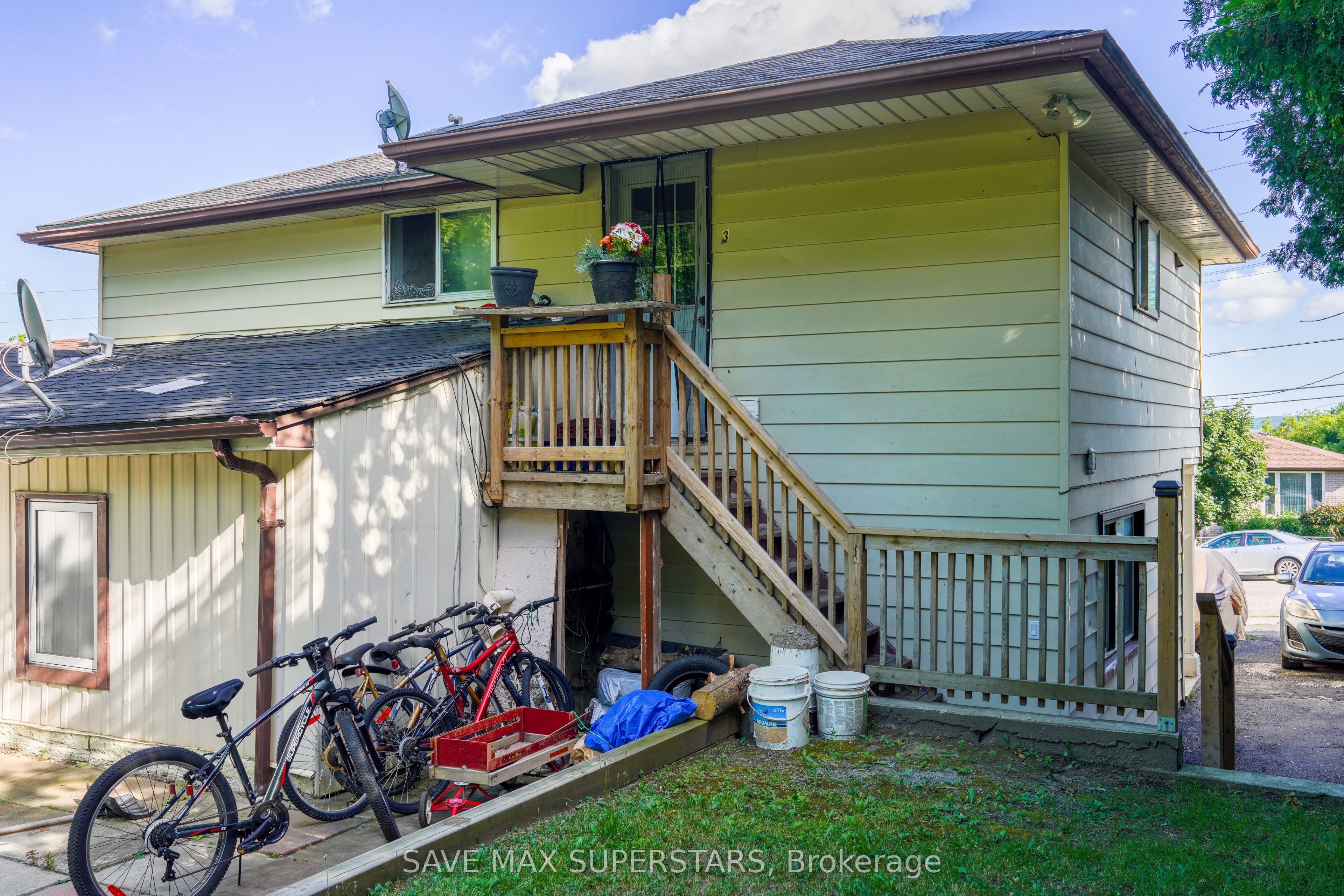 93 John Street E Property Photo 14